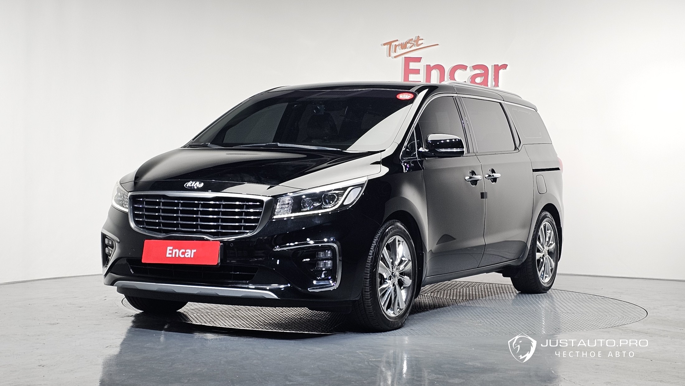 Автомобиль Kia Canival