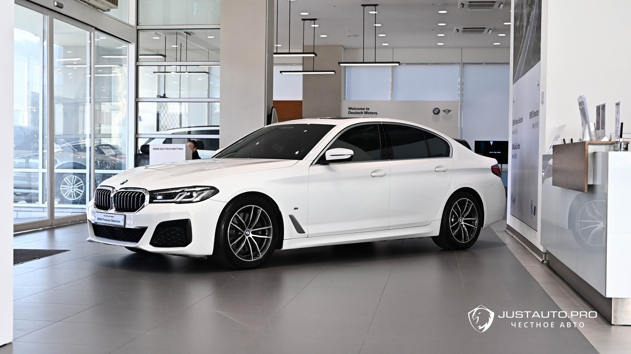 Автомобиль BMW 5-Series