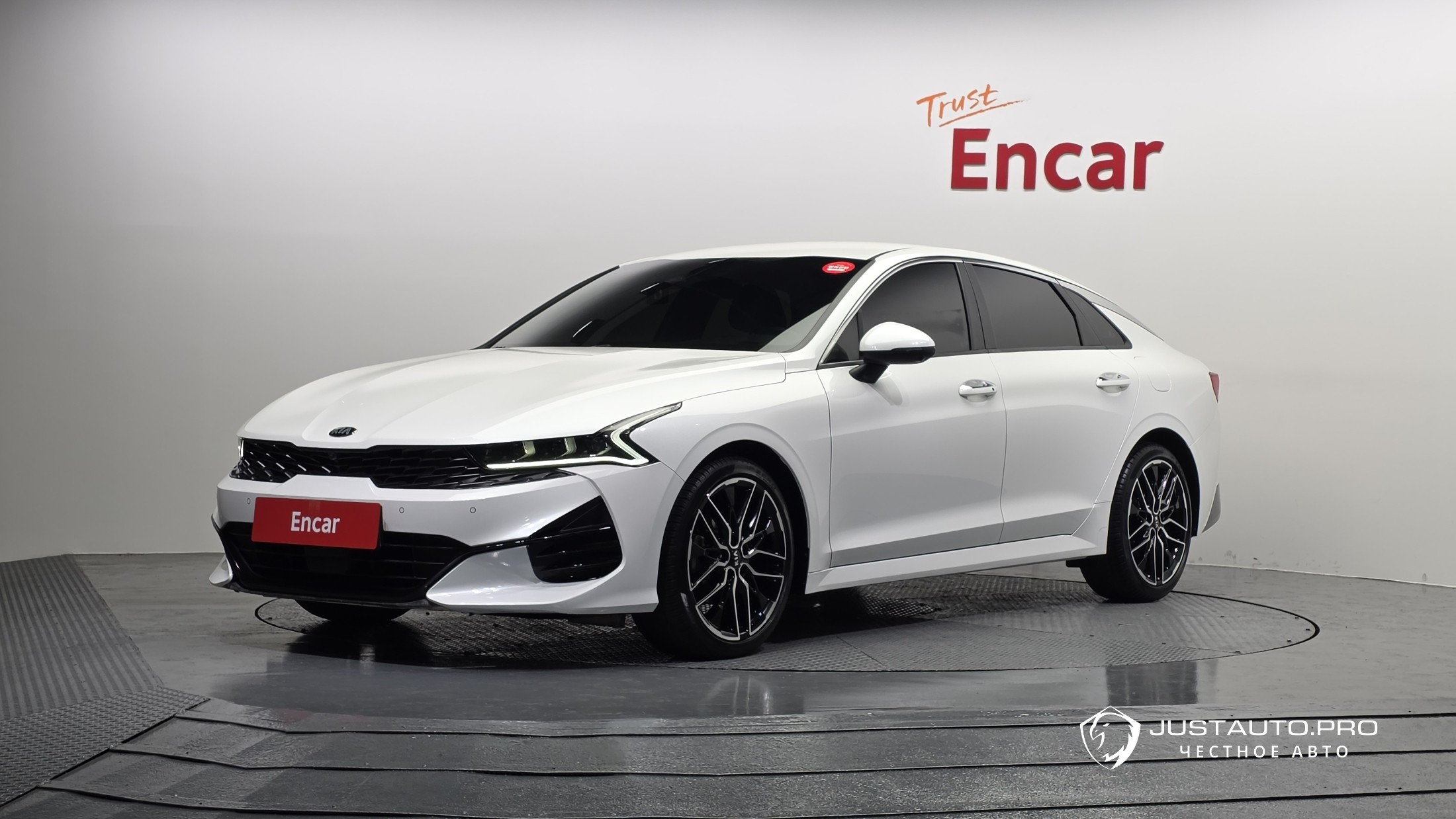 Автомобиль Kia K5