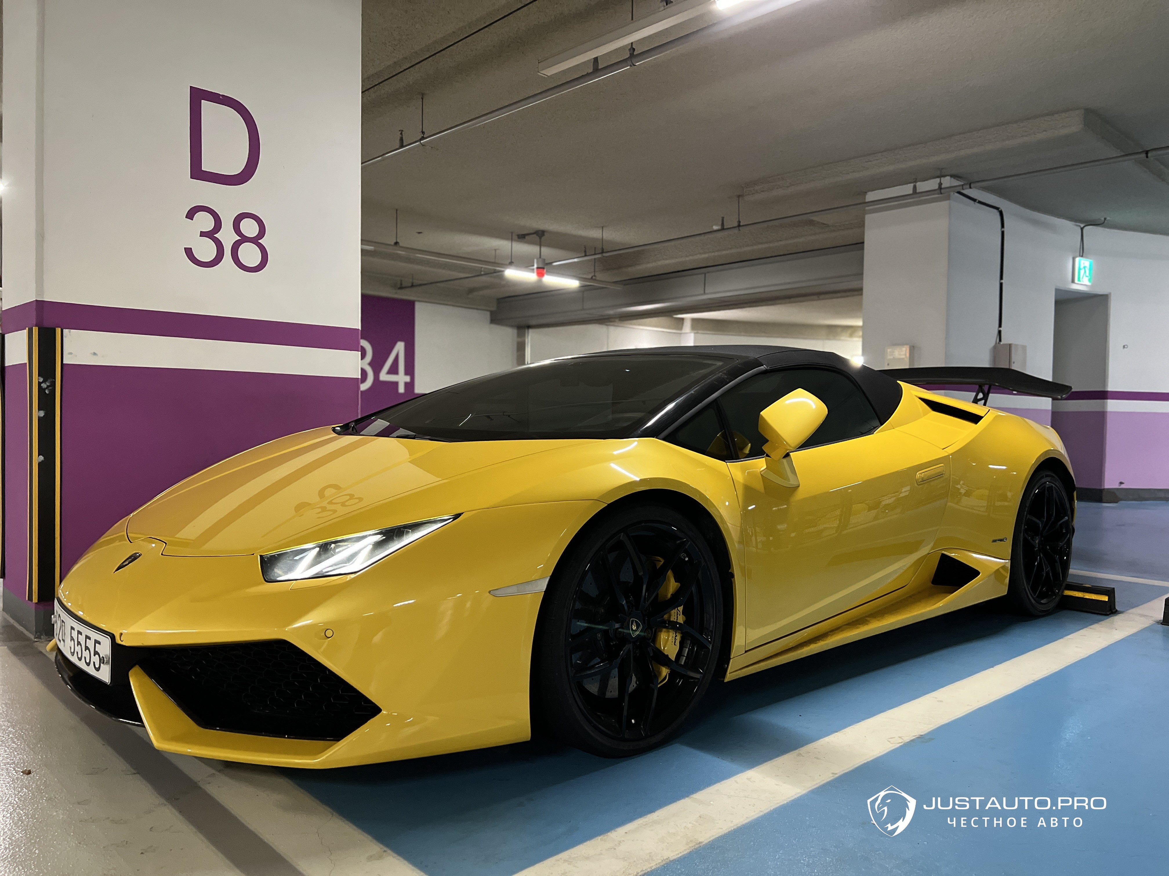 Автомобиль Lamborghini Huracan