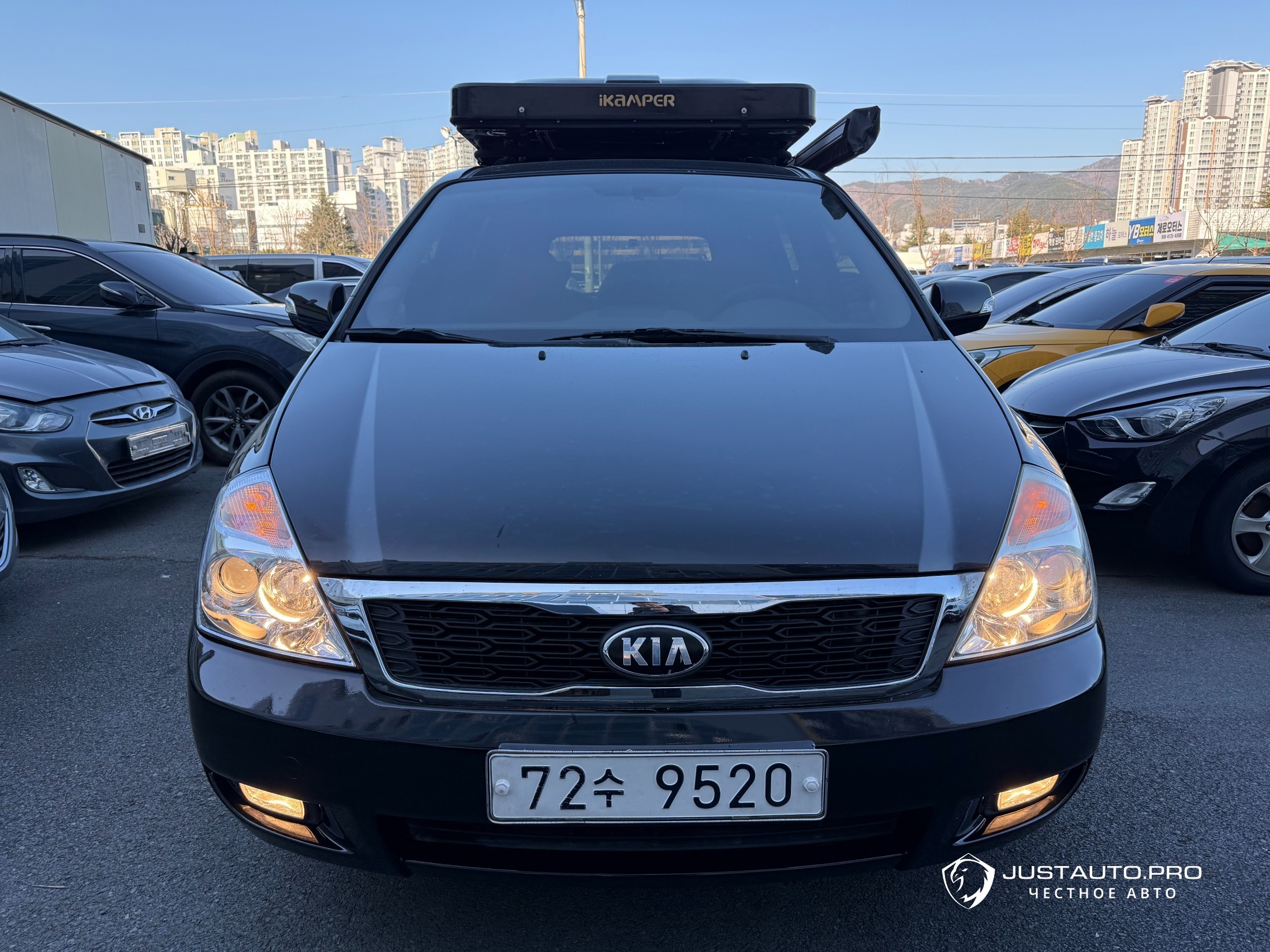 Автомобиль Kia Canival