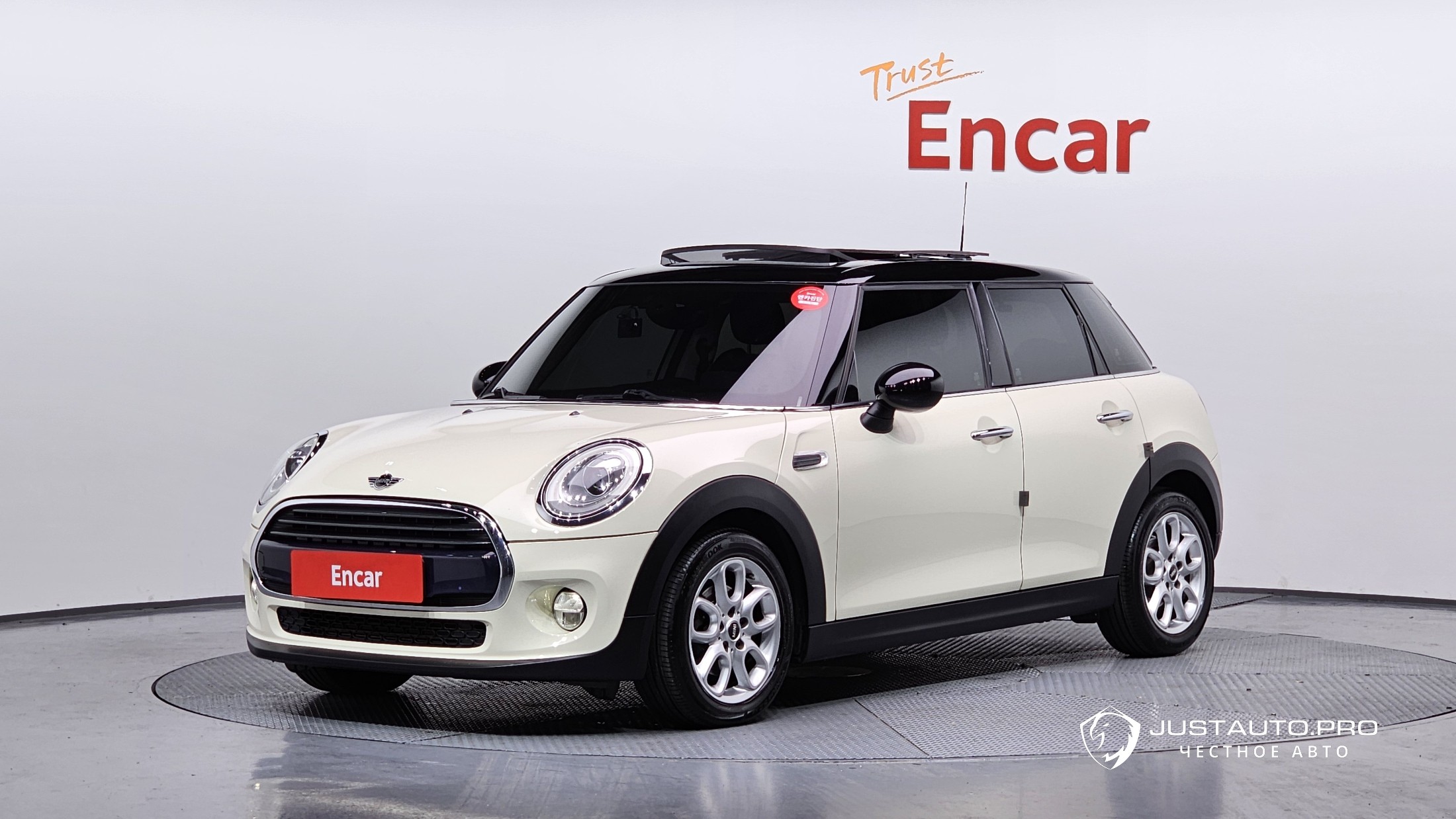 Автомобиль Mini Cooper