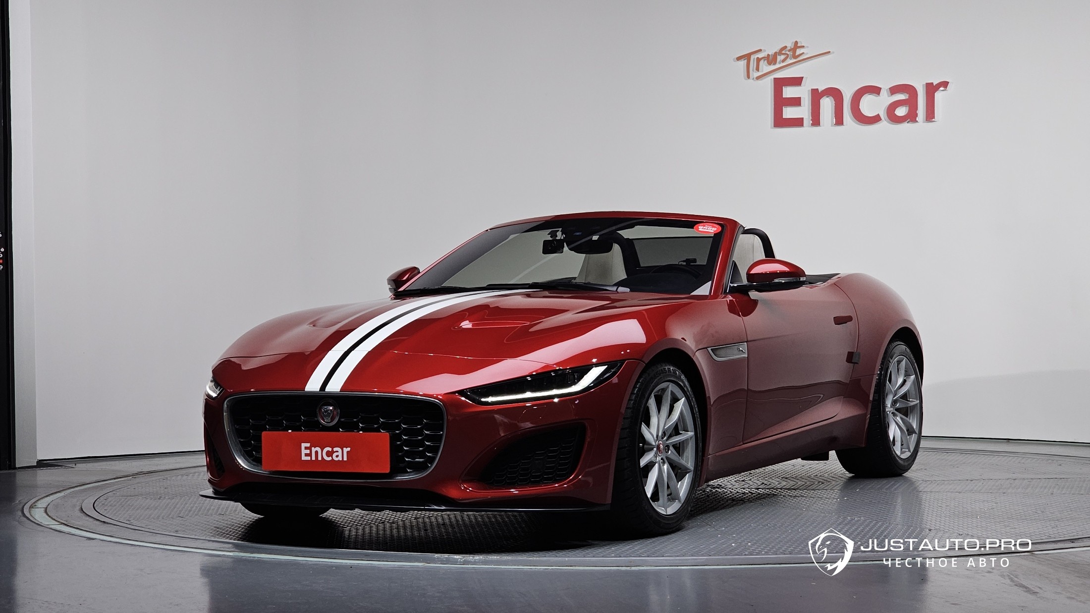 Автомобиль Jaguar F-TYPE