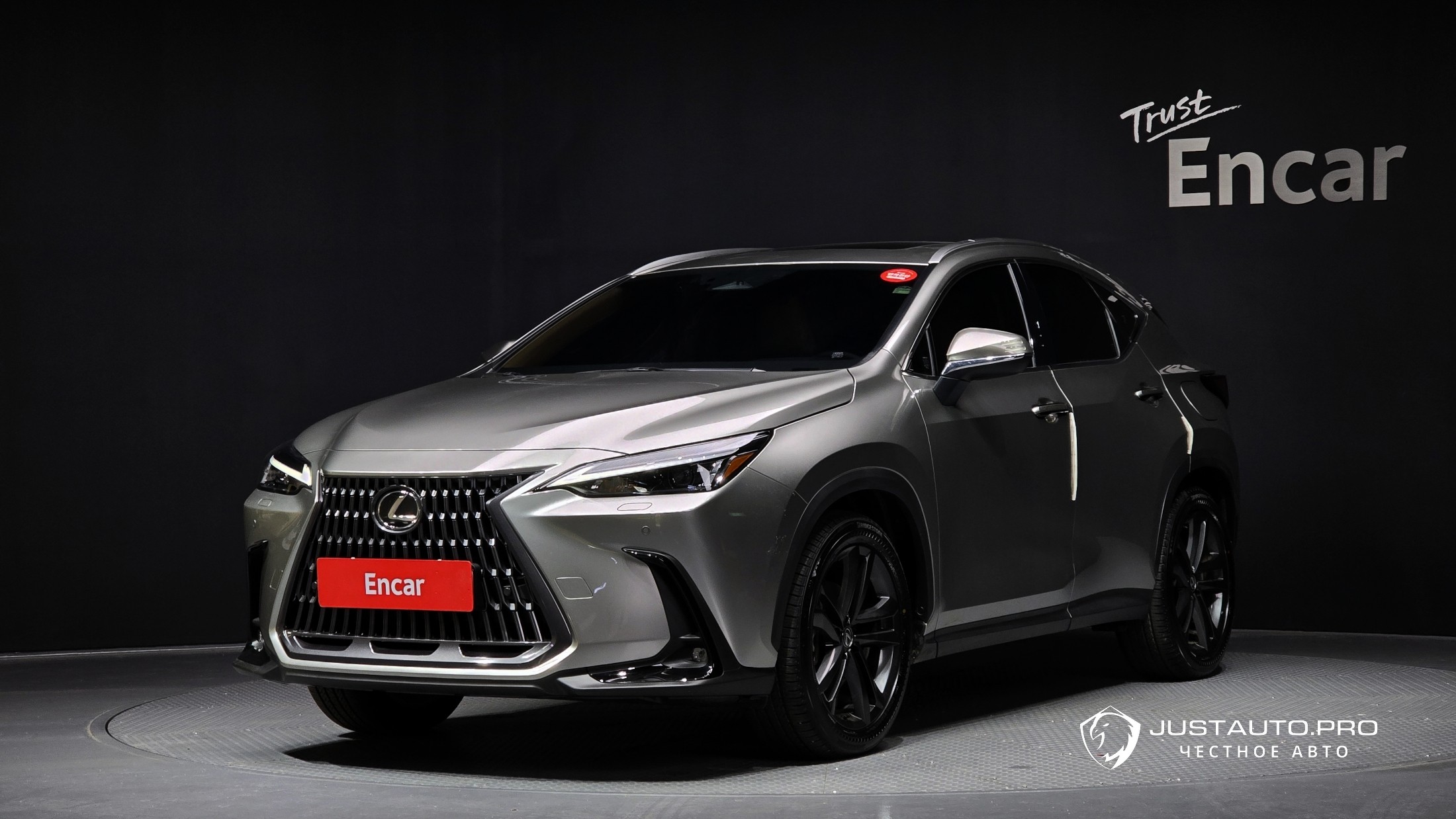Автомобиль Lexus NX