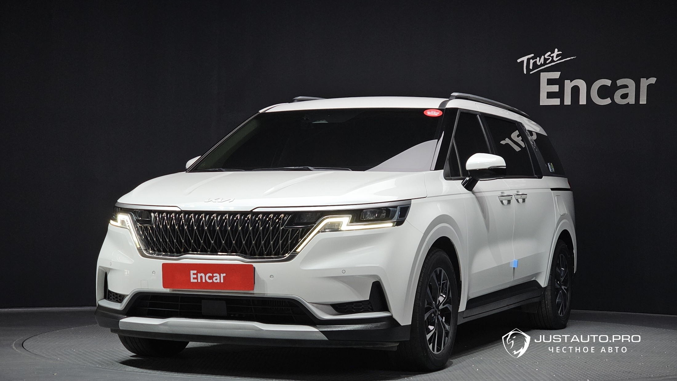 Автомобиль Kia Canival