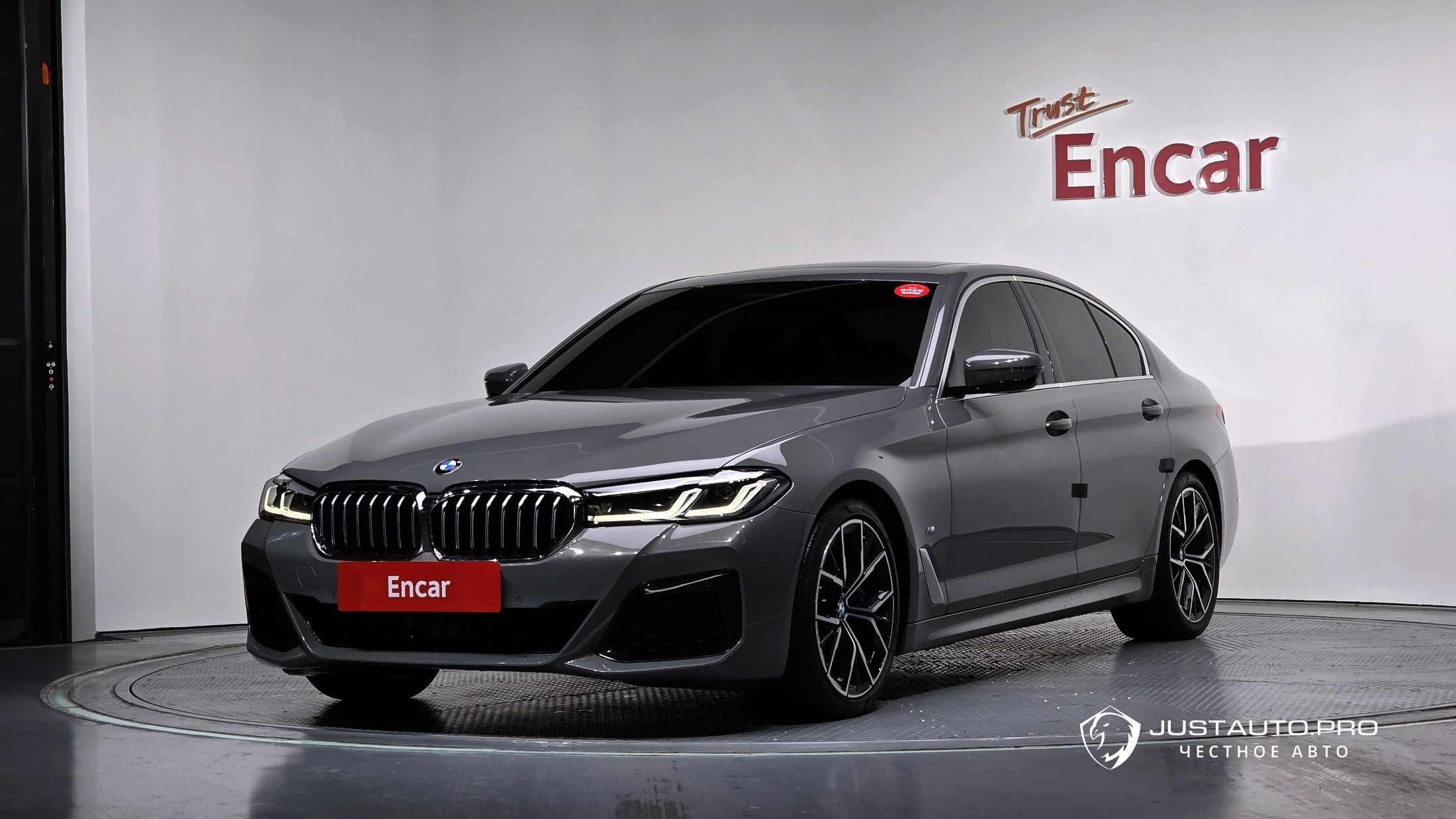 Автомобиль BMW 5-Series