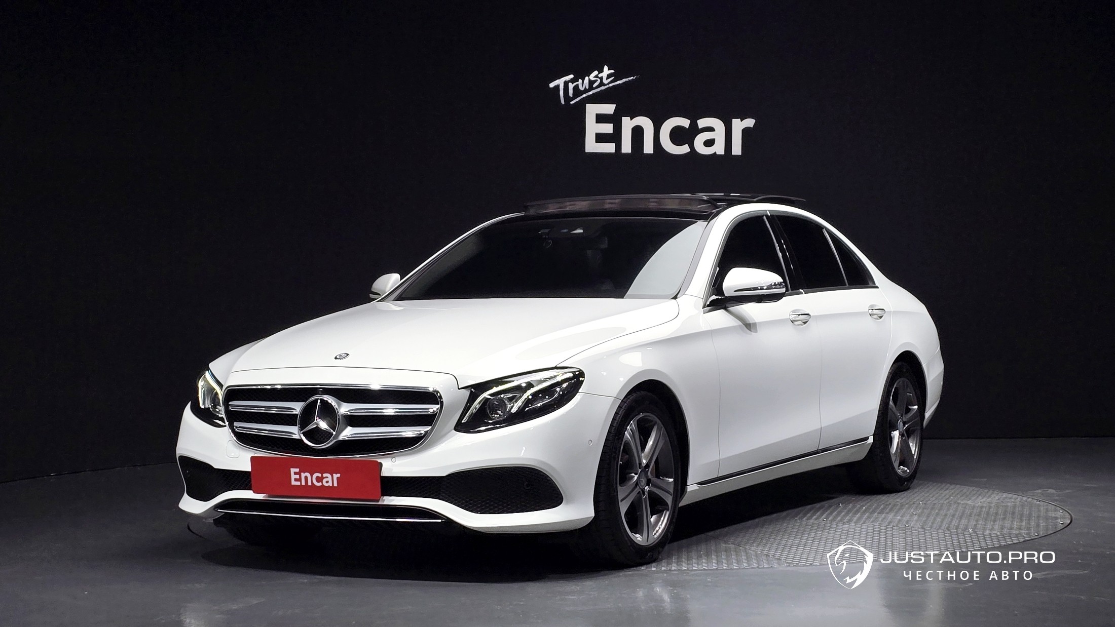 Автомобиль Mercedes-Benz E-Class