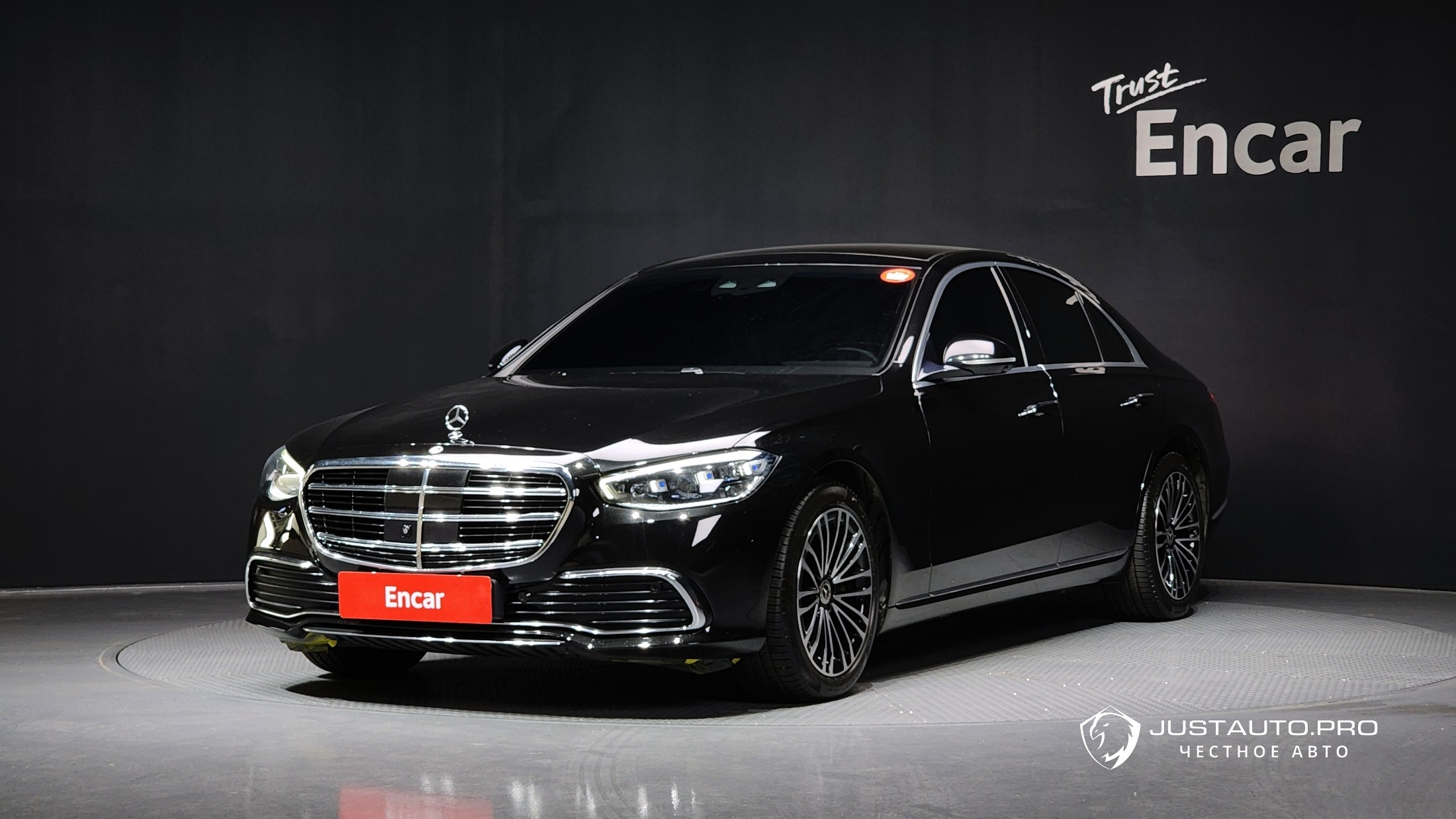 Автомобиль Mercedes-Benz S-Class