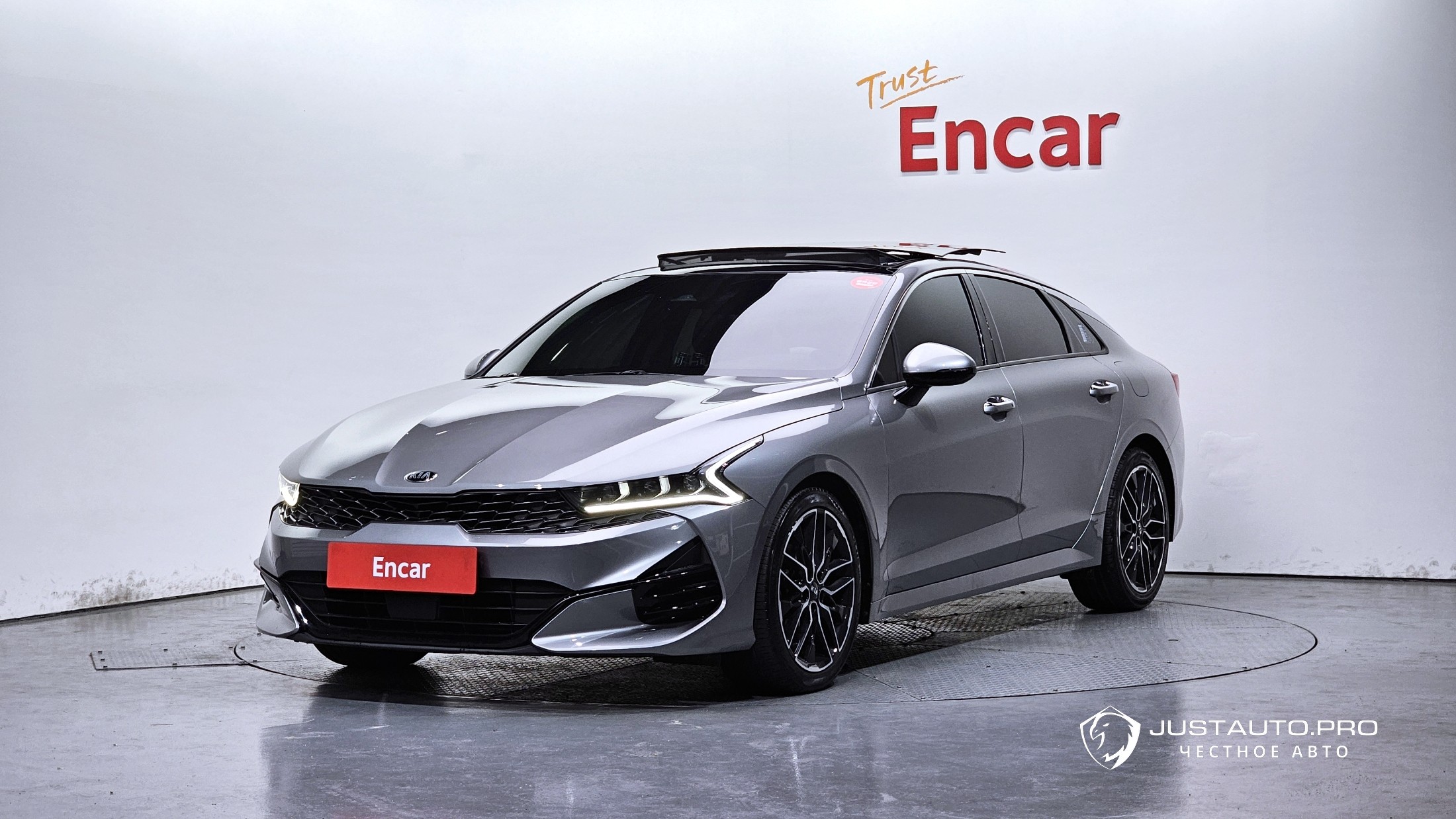 Автомобиль Kia K5