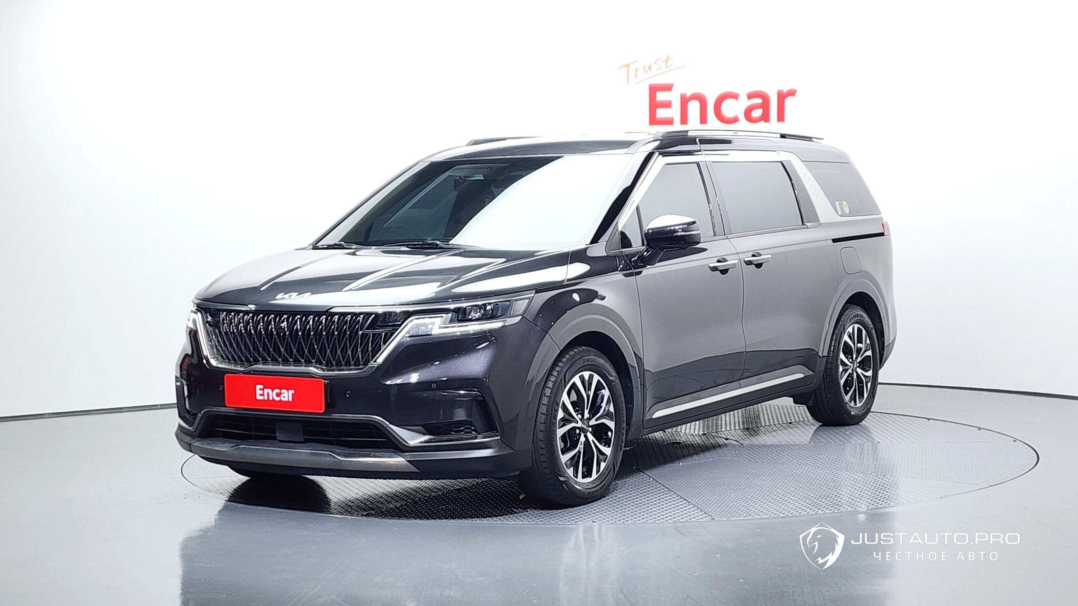 Автомобиль Kia Canival