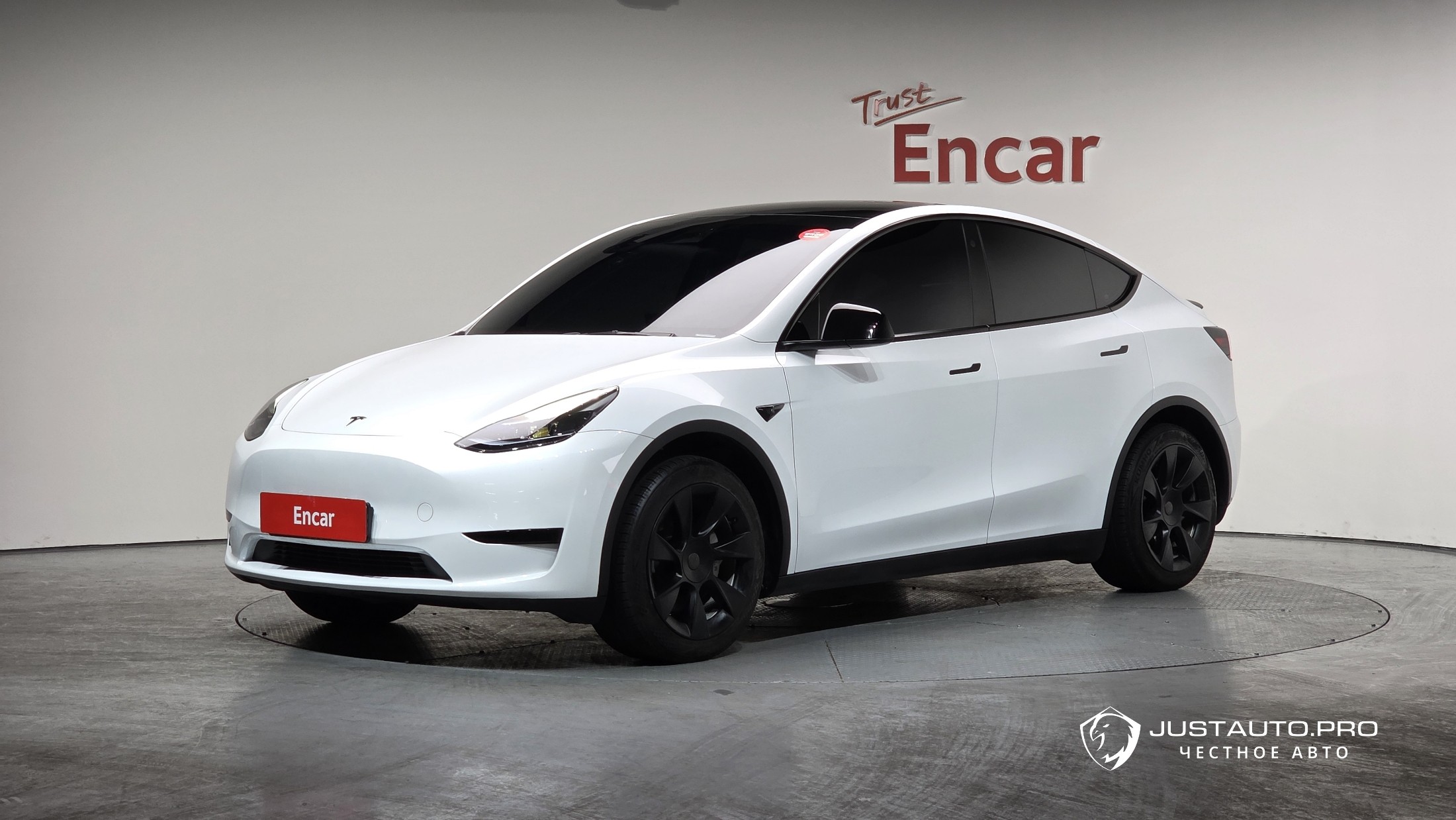 Автомобиль Tesla Model Y