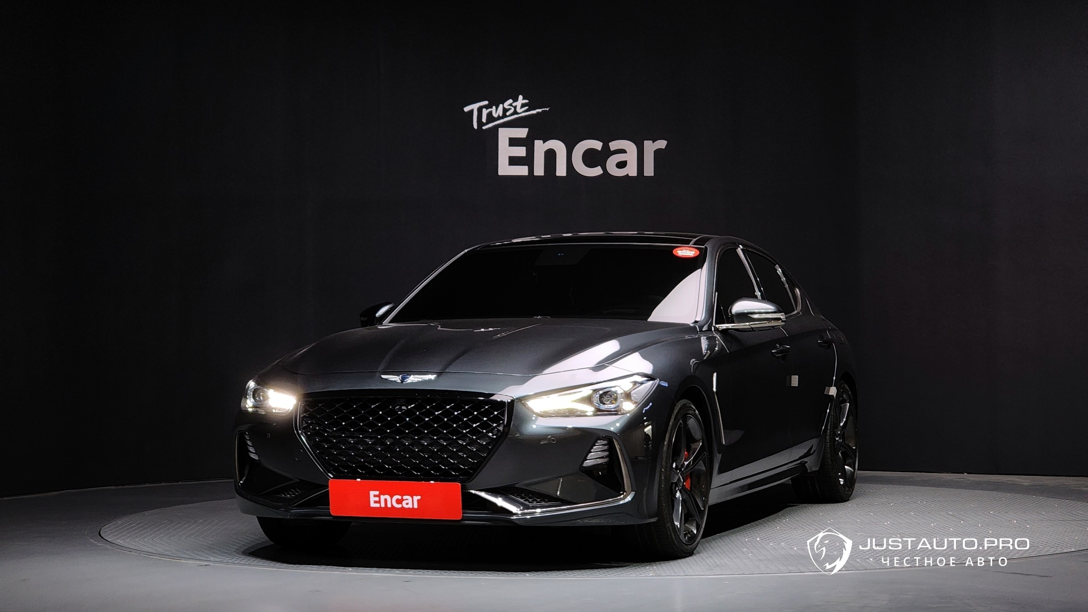 Автомобиль Genesis G70