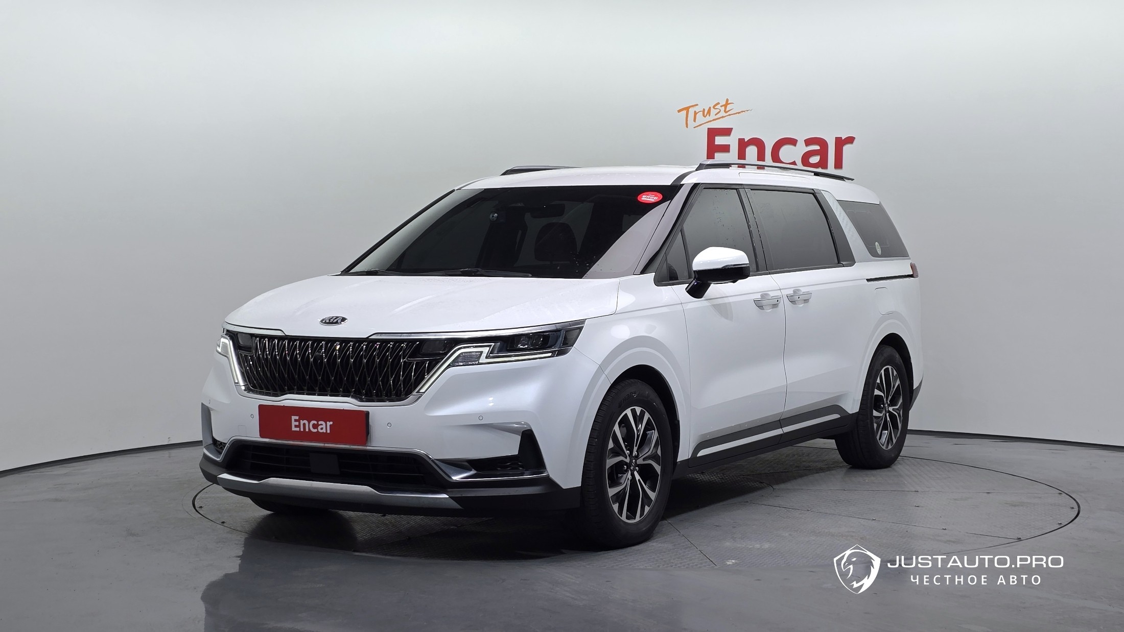 Автомобиль Kia Canival