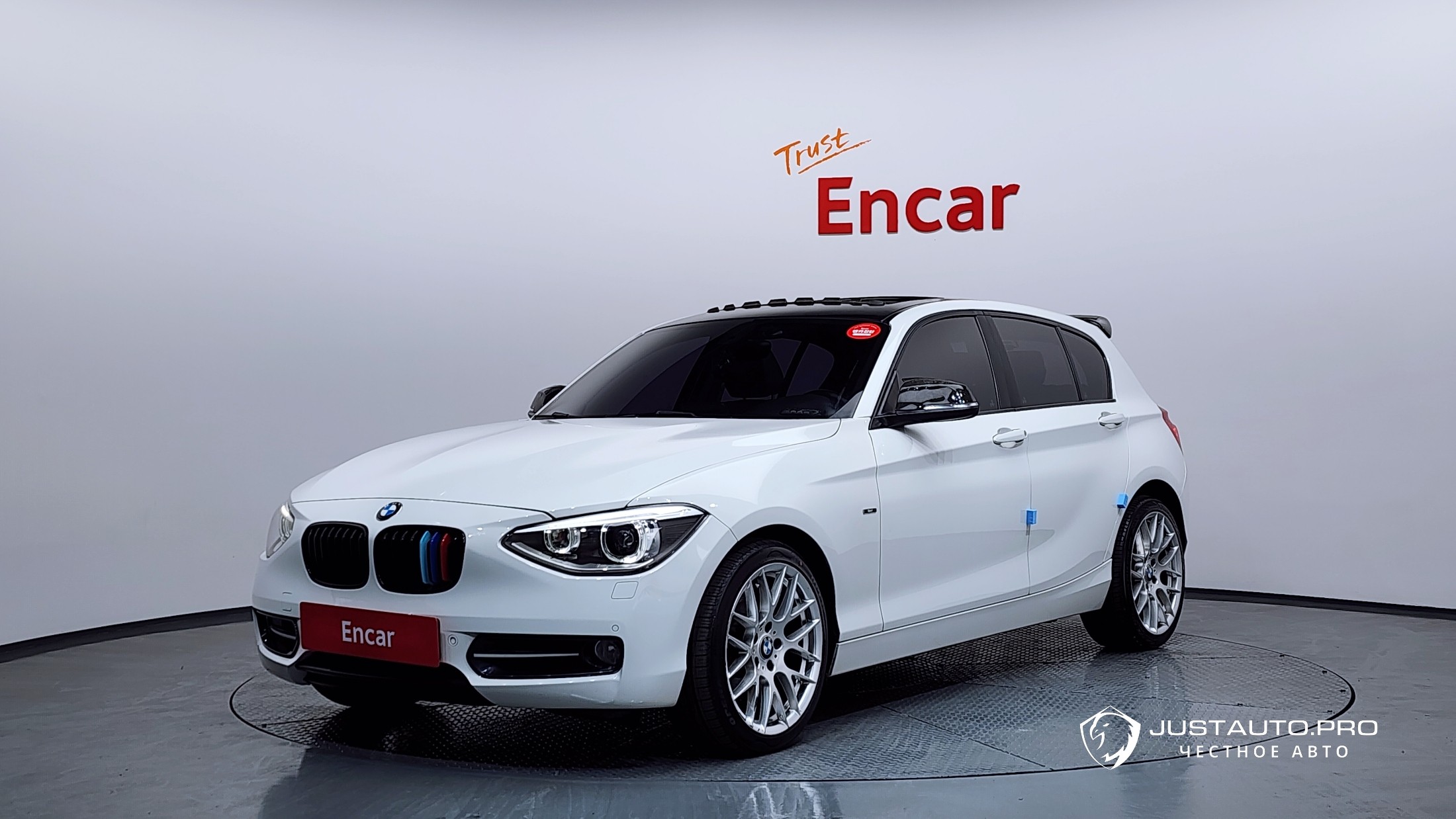 Автомобиль BMW 1-Series