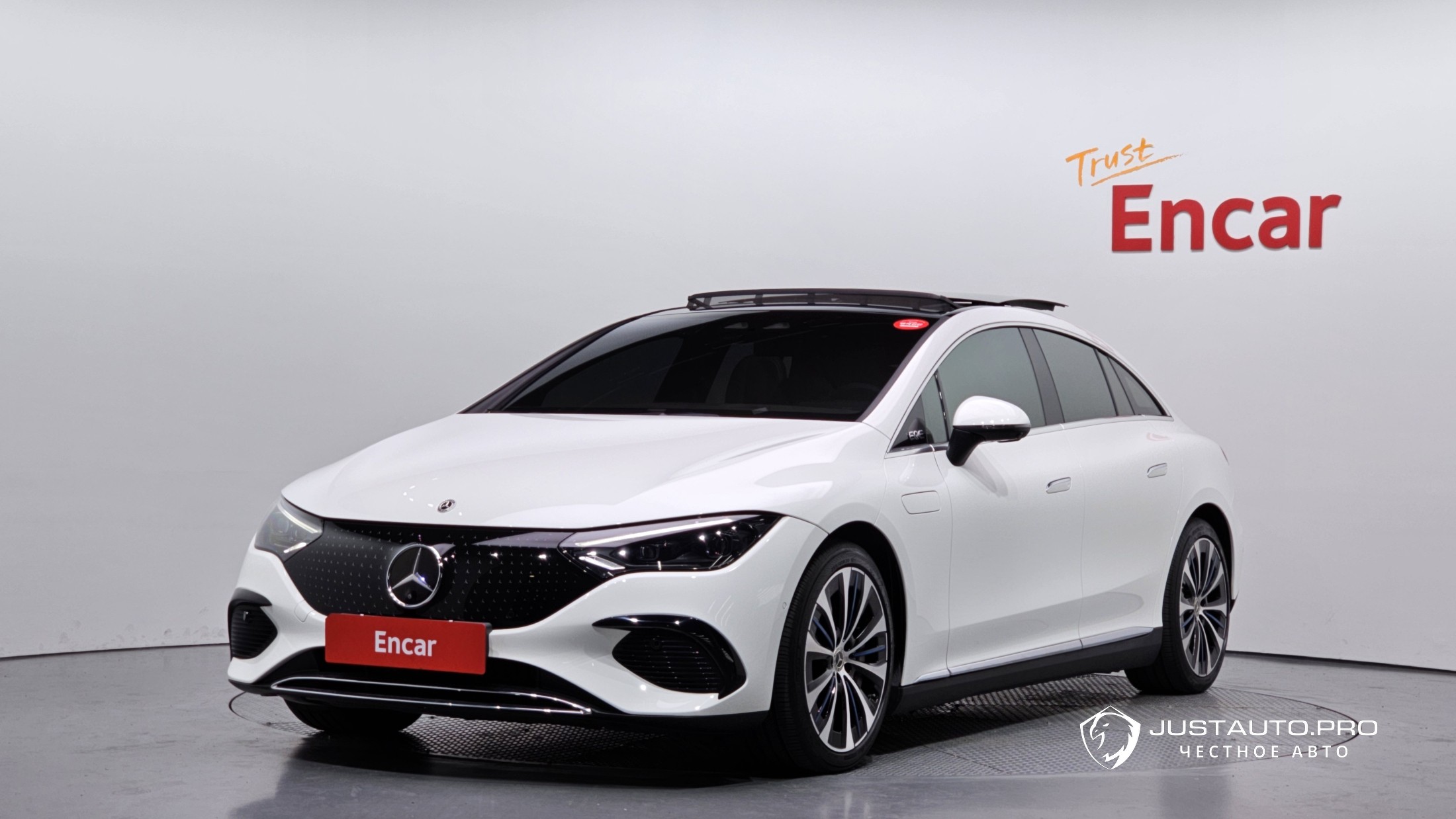 Автомобиль Mercedes-Benz EQE