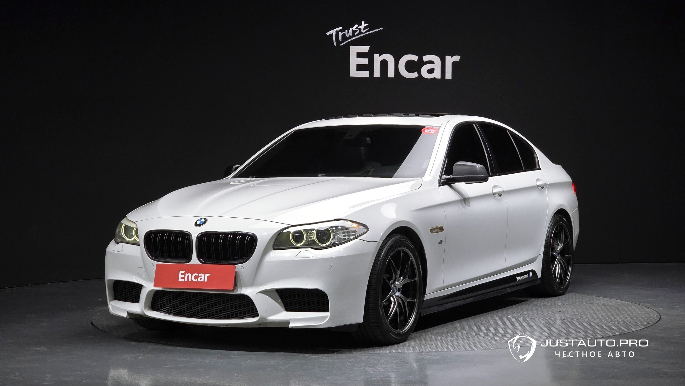 Автомобиль BMW 5-Series