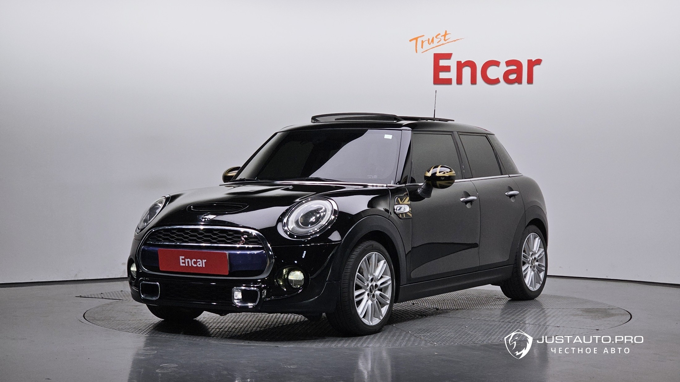 Автомобиль Mini Cooper