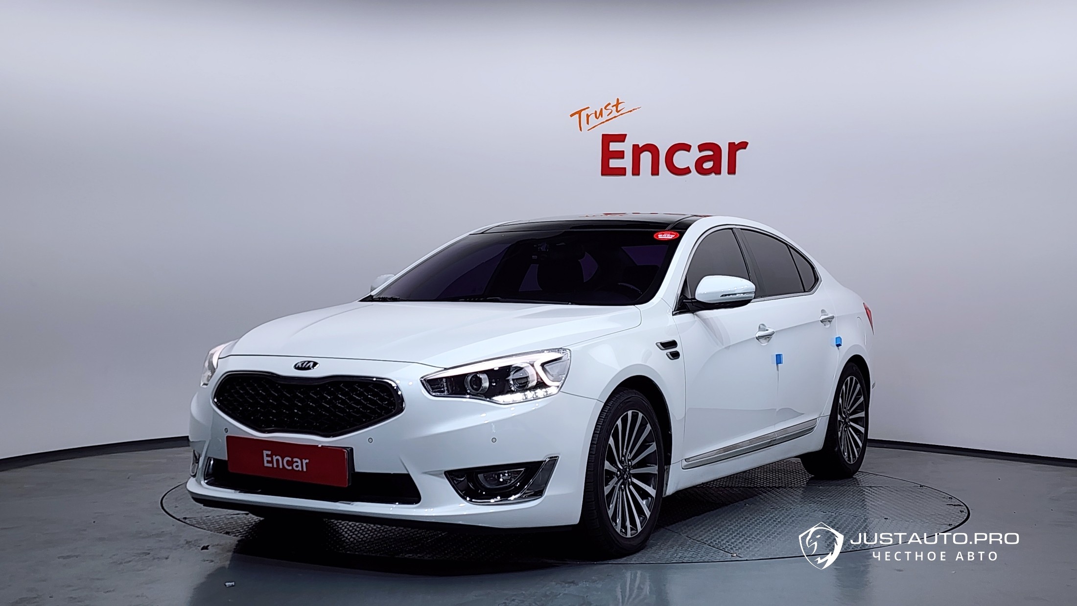 Автомобиль Kia K7