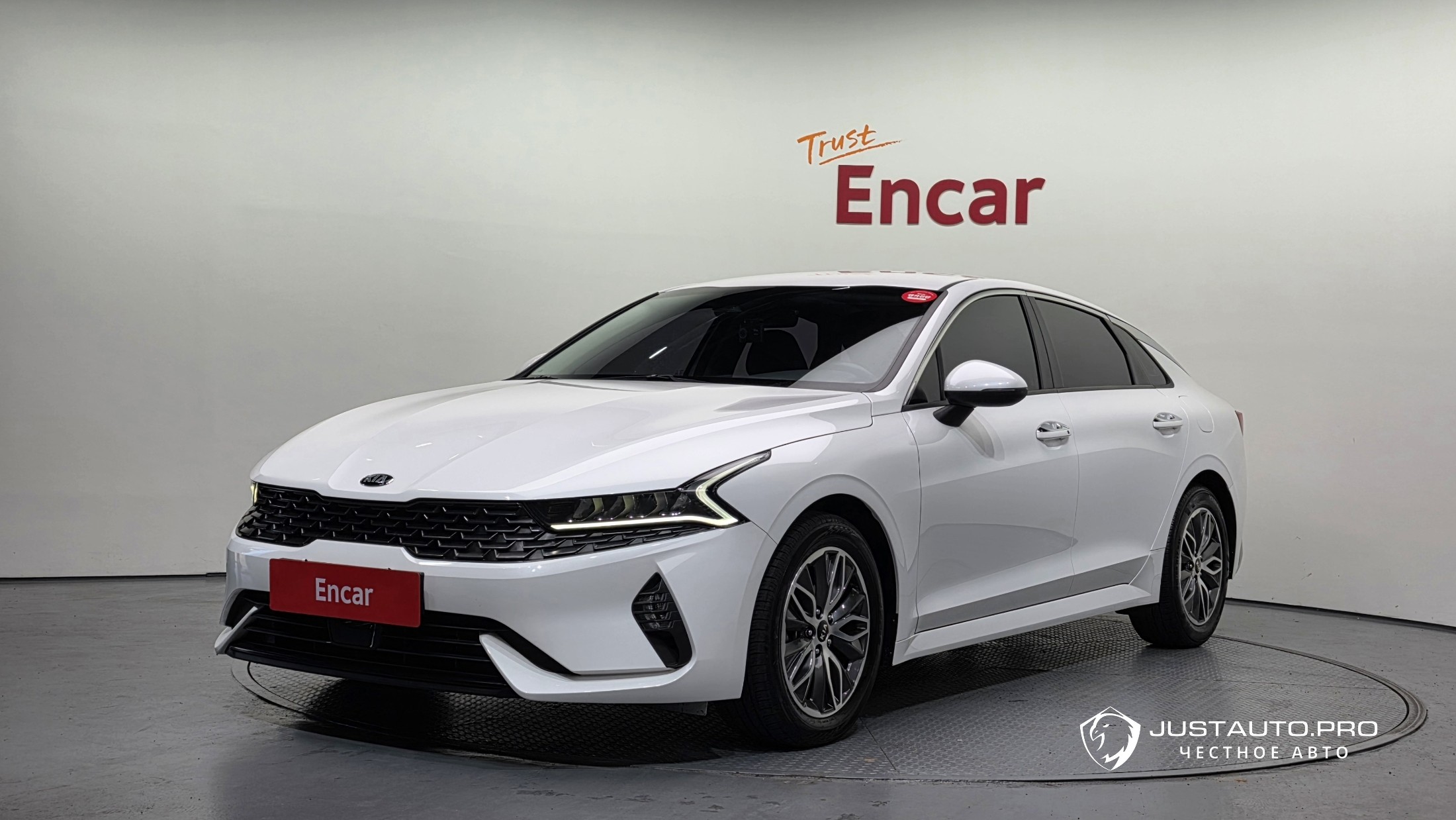 Автомобиль Kia K5