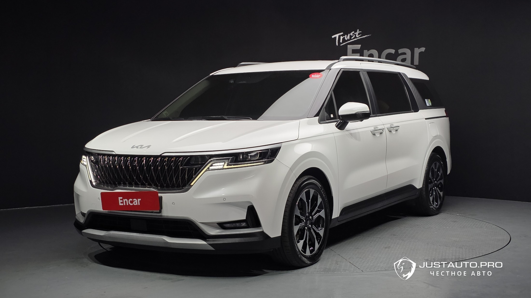 Автомобиль Kia Canival