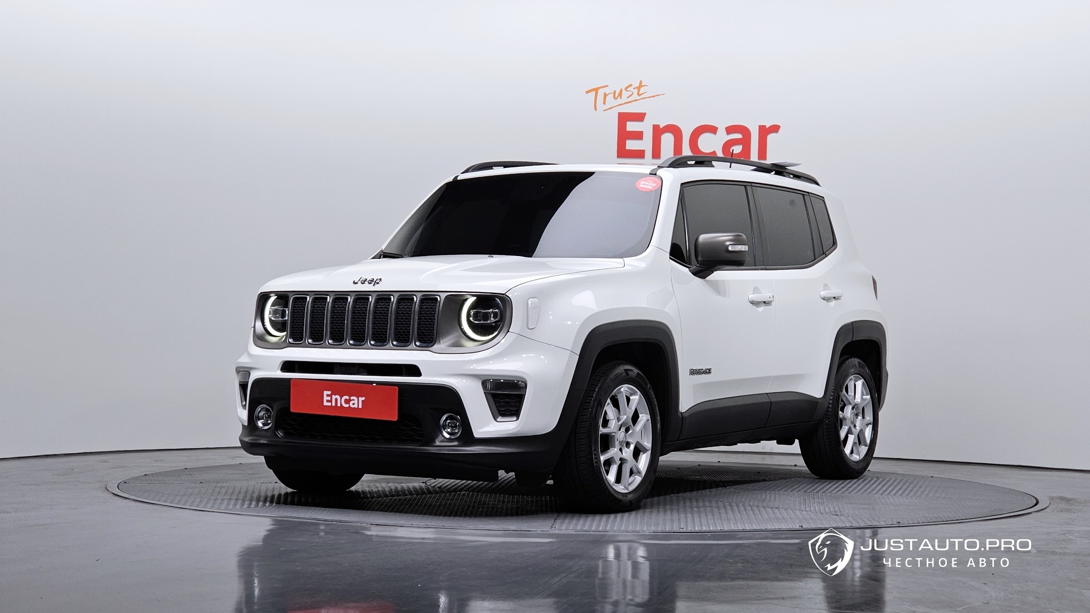 Автомобиль Jeep Renegade