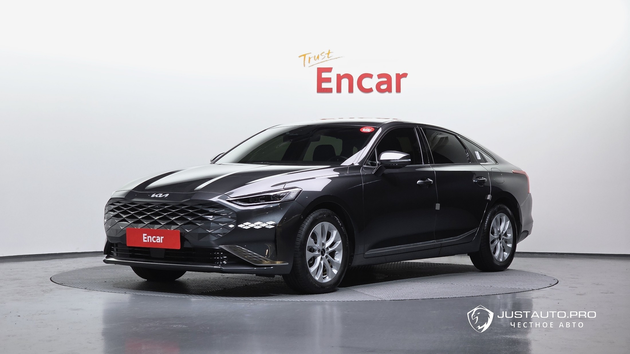 Автомобиль Kia K8