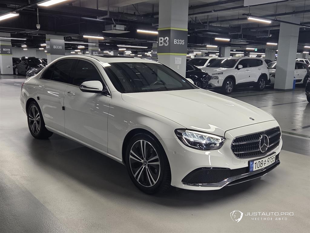 Автомобиль Mercedes-Benz E-Class