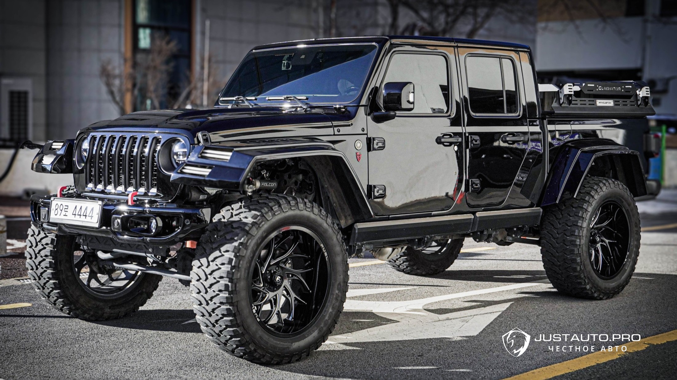 Автомобиль Jeep Gladiator