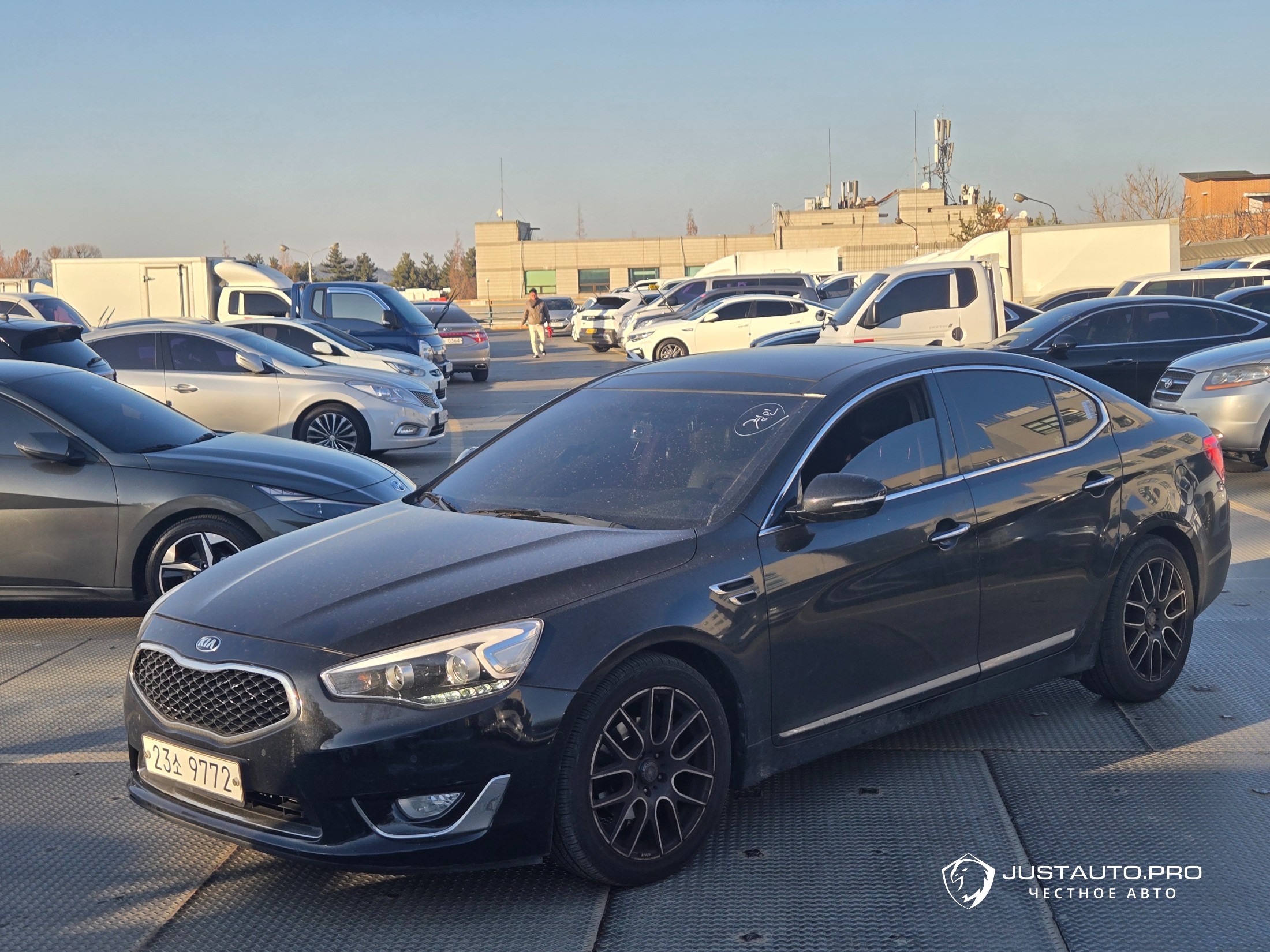 Автомобиль Kia K7