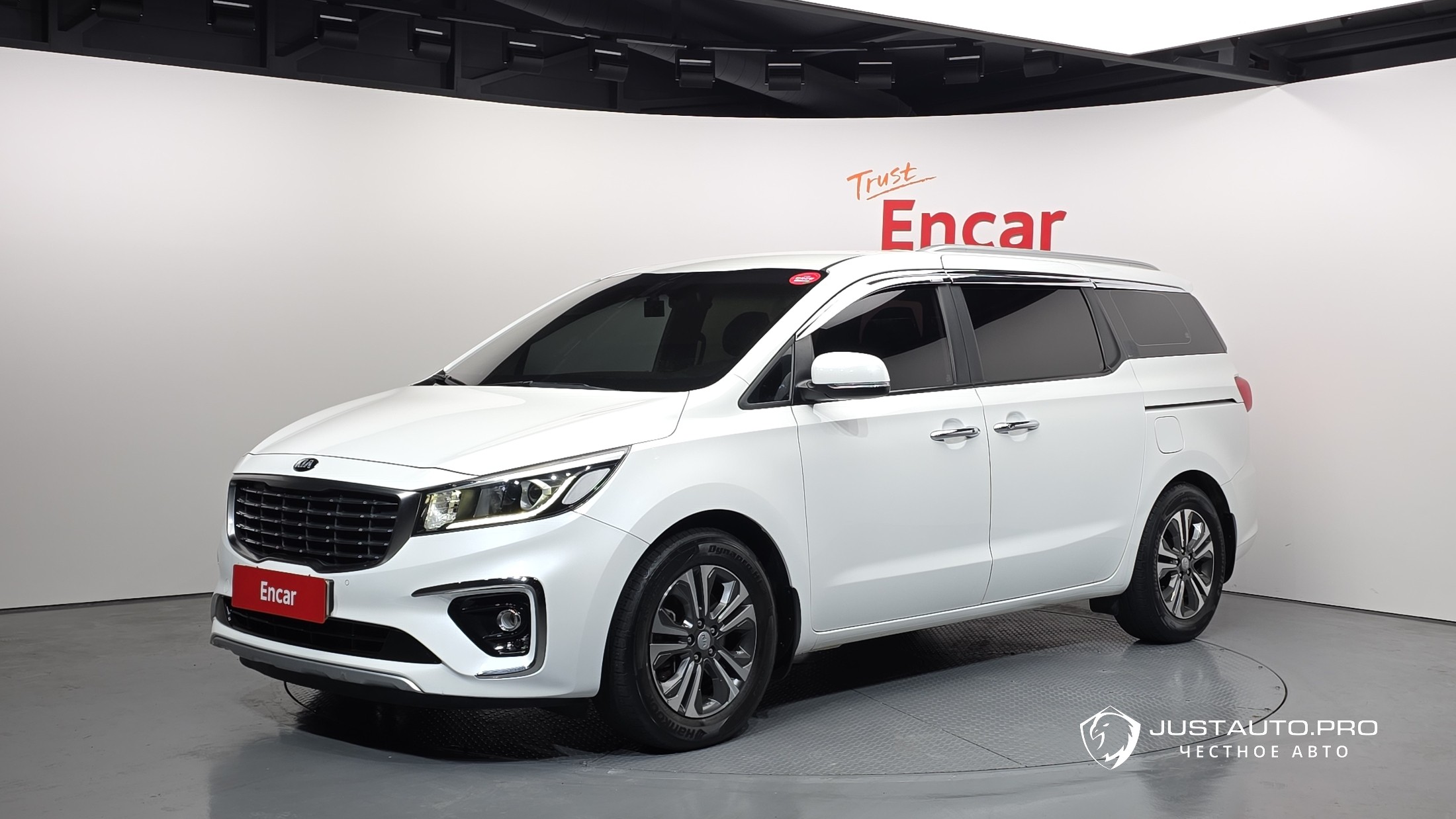 Автомобиль Kia Canival