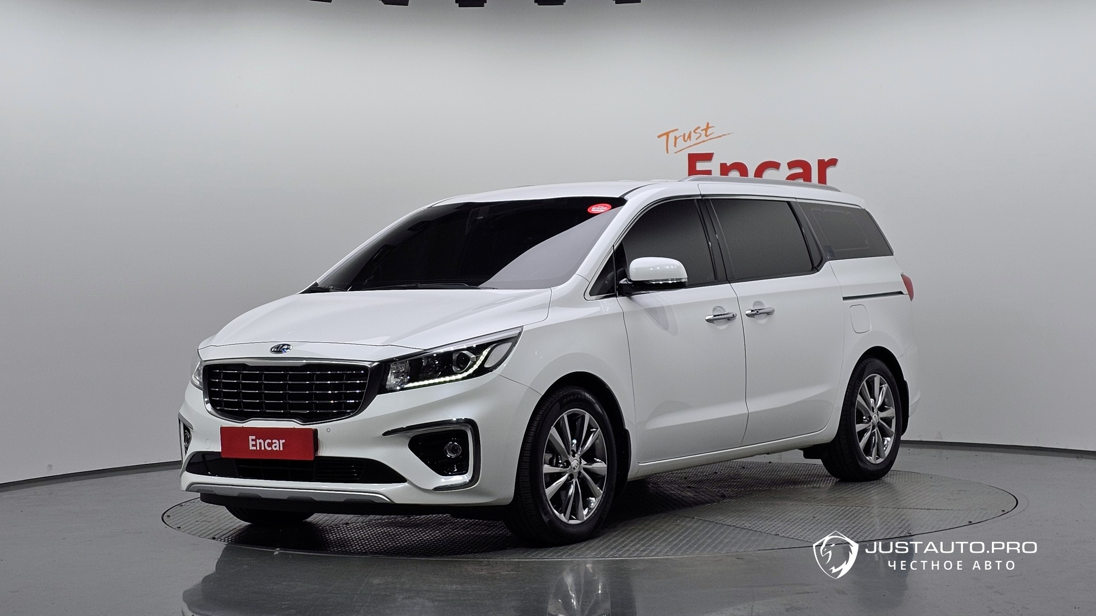 Автомобиль Kia Canival