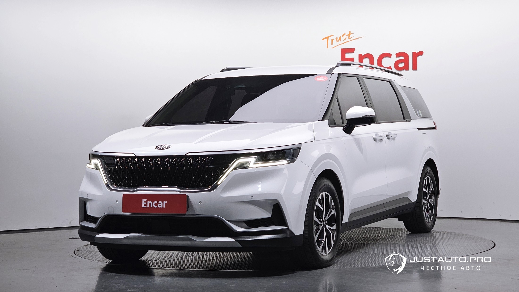 Автомобиль Kia Canival