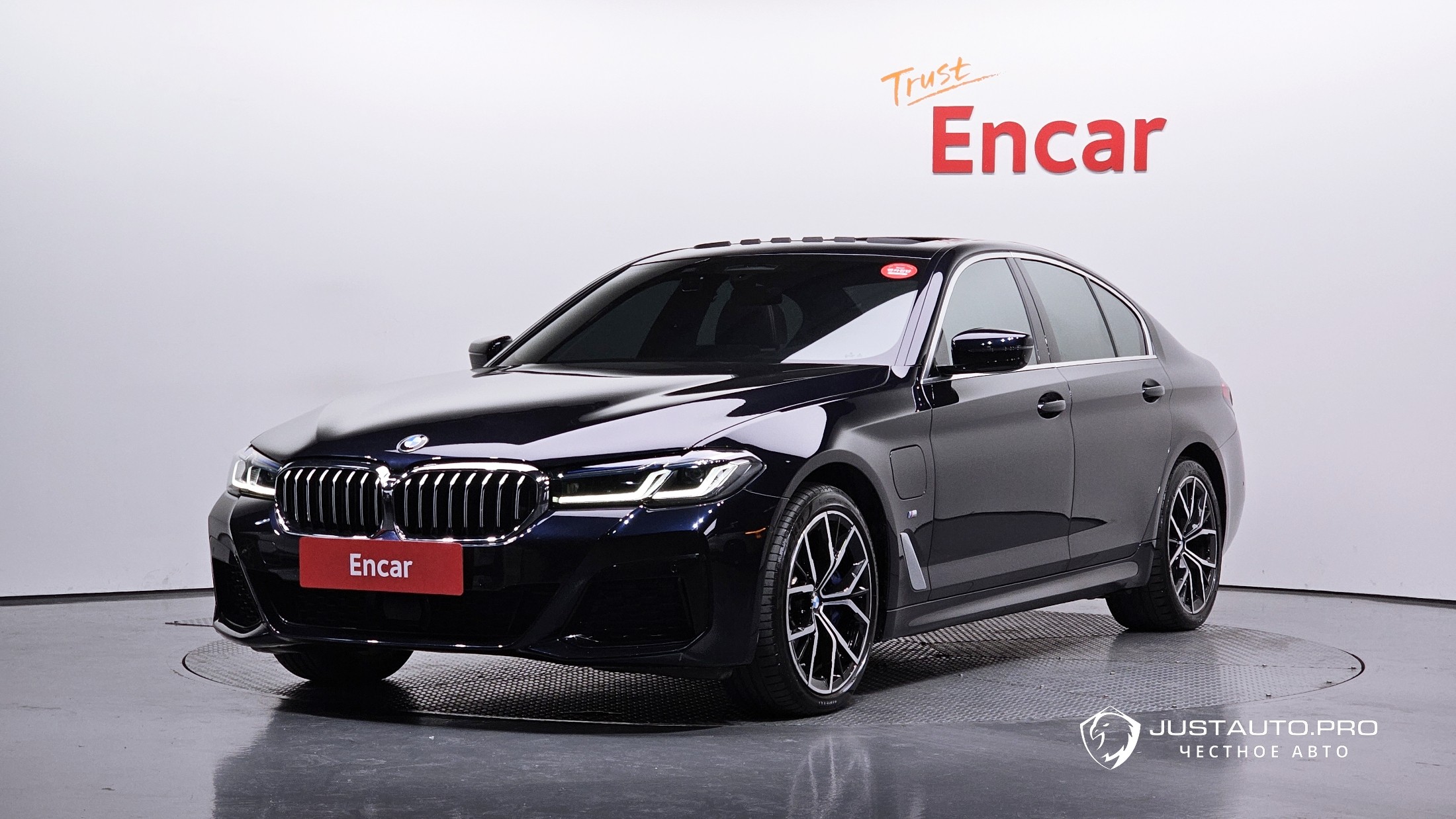 Автомобиль BMW 5-Series