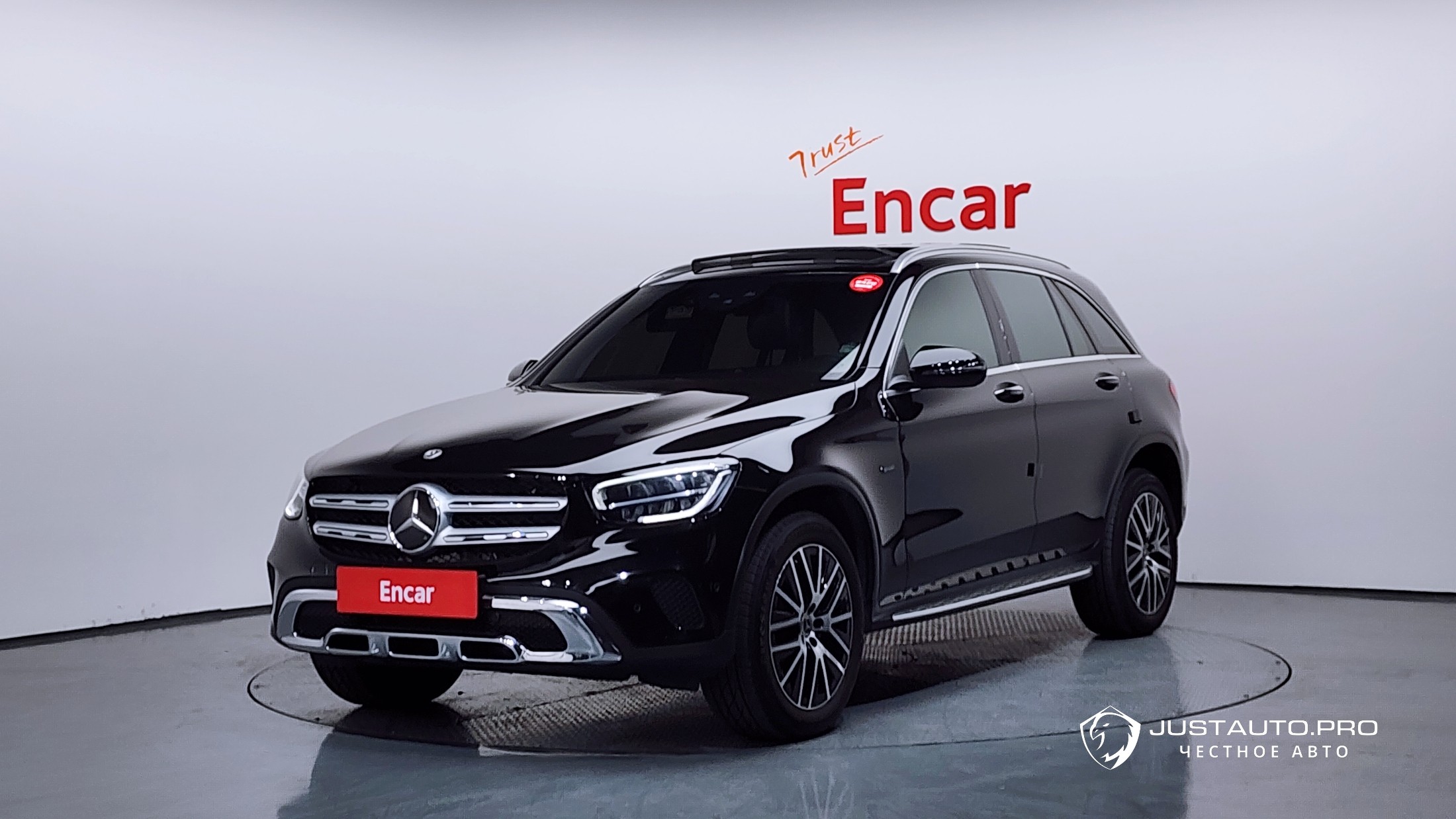 Автомобиль Mercedes-Benz GLC-Class