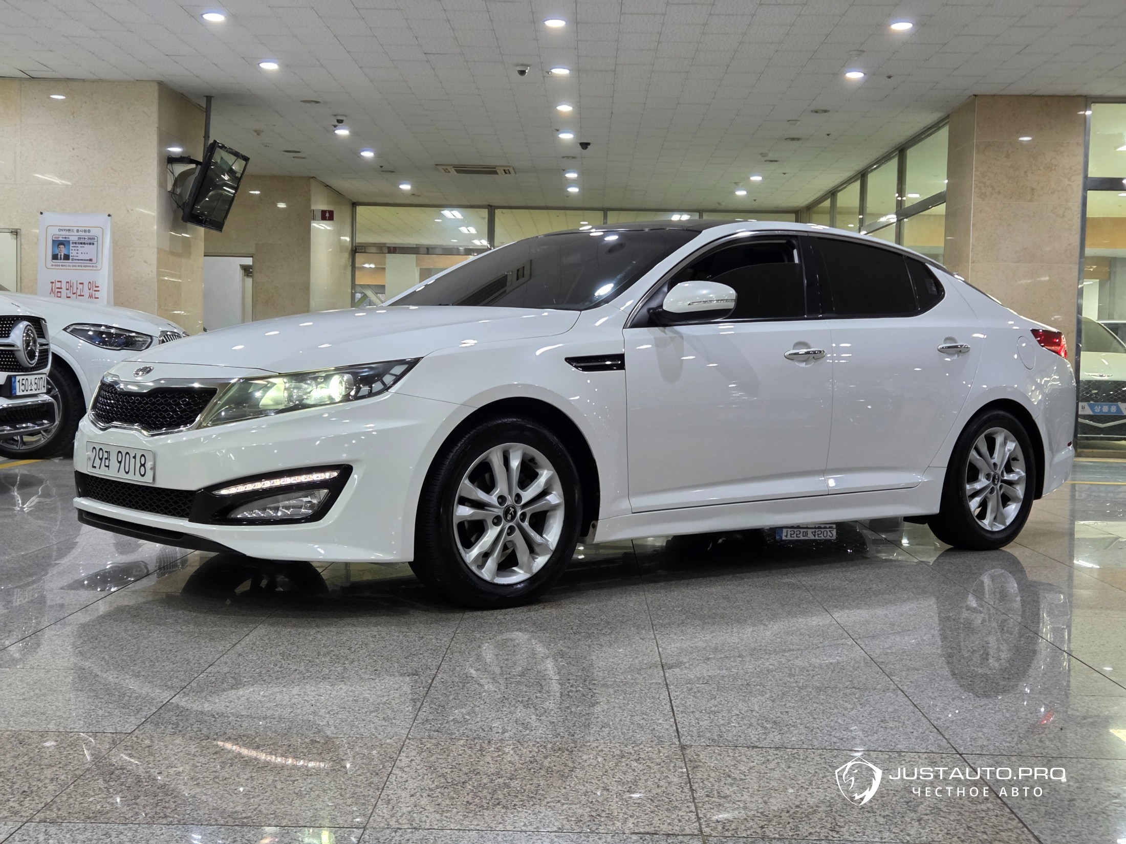 Автомобиль Kia K5