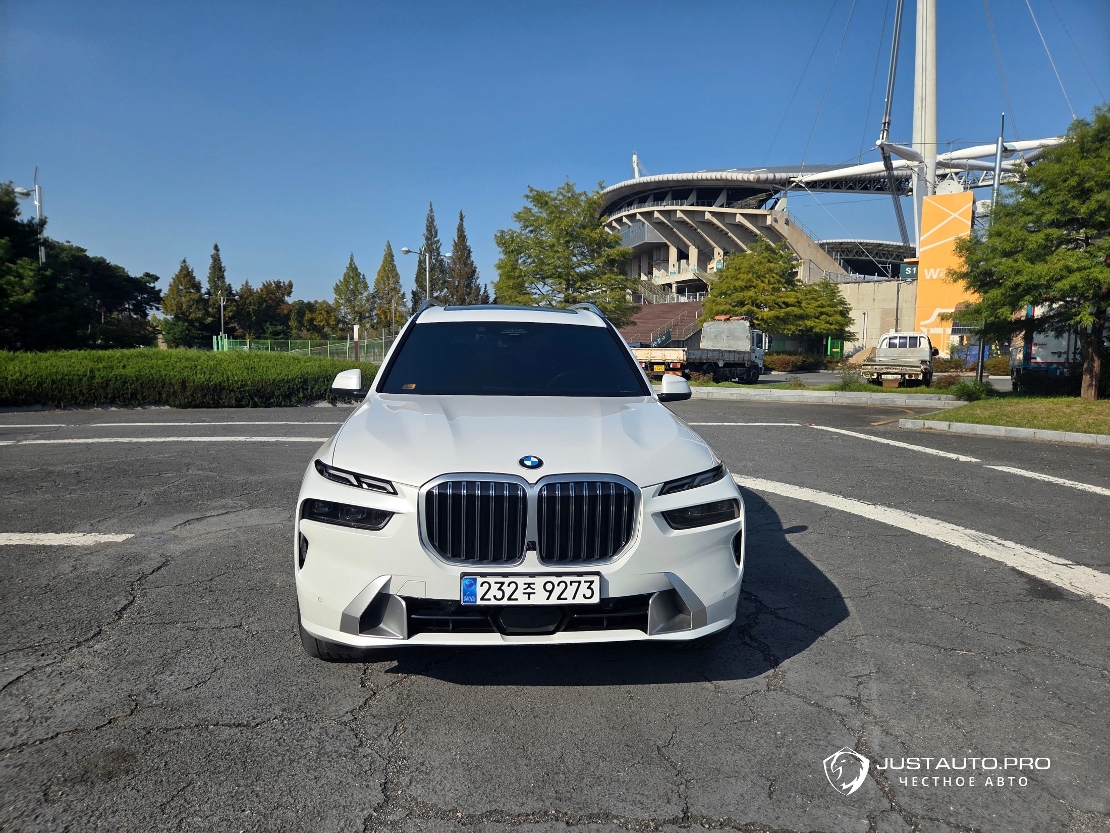 Автомобиль BMW X7