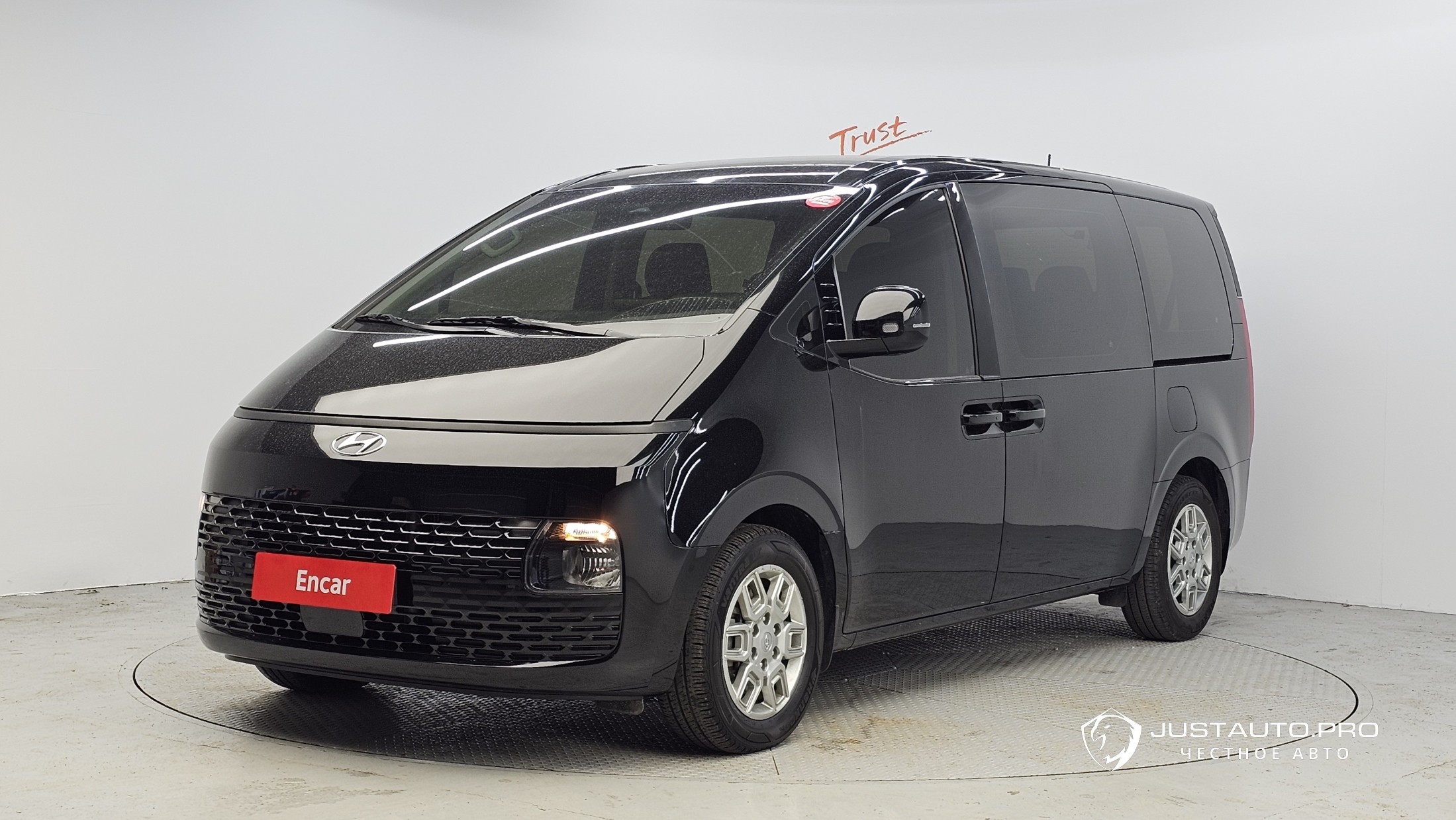 Автомобиль Hyundai Staria