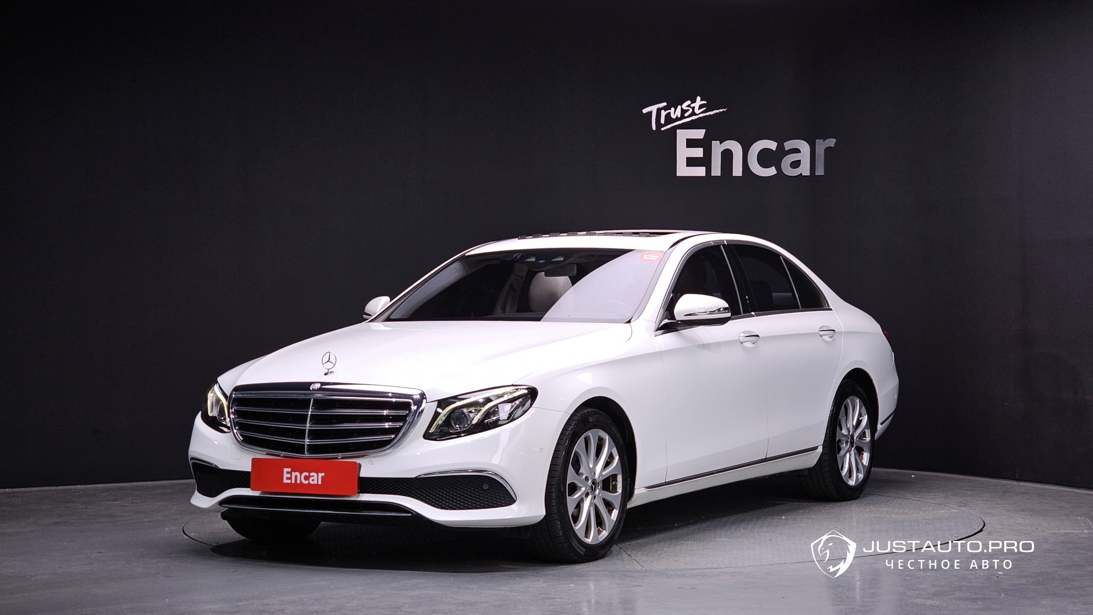 Автомобиль Mercedes-Benz E-Class