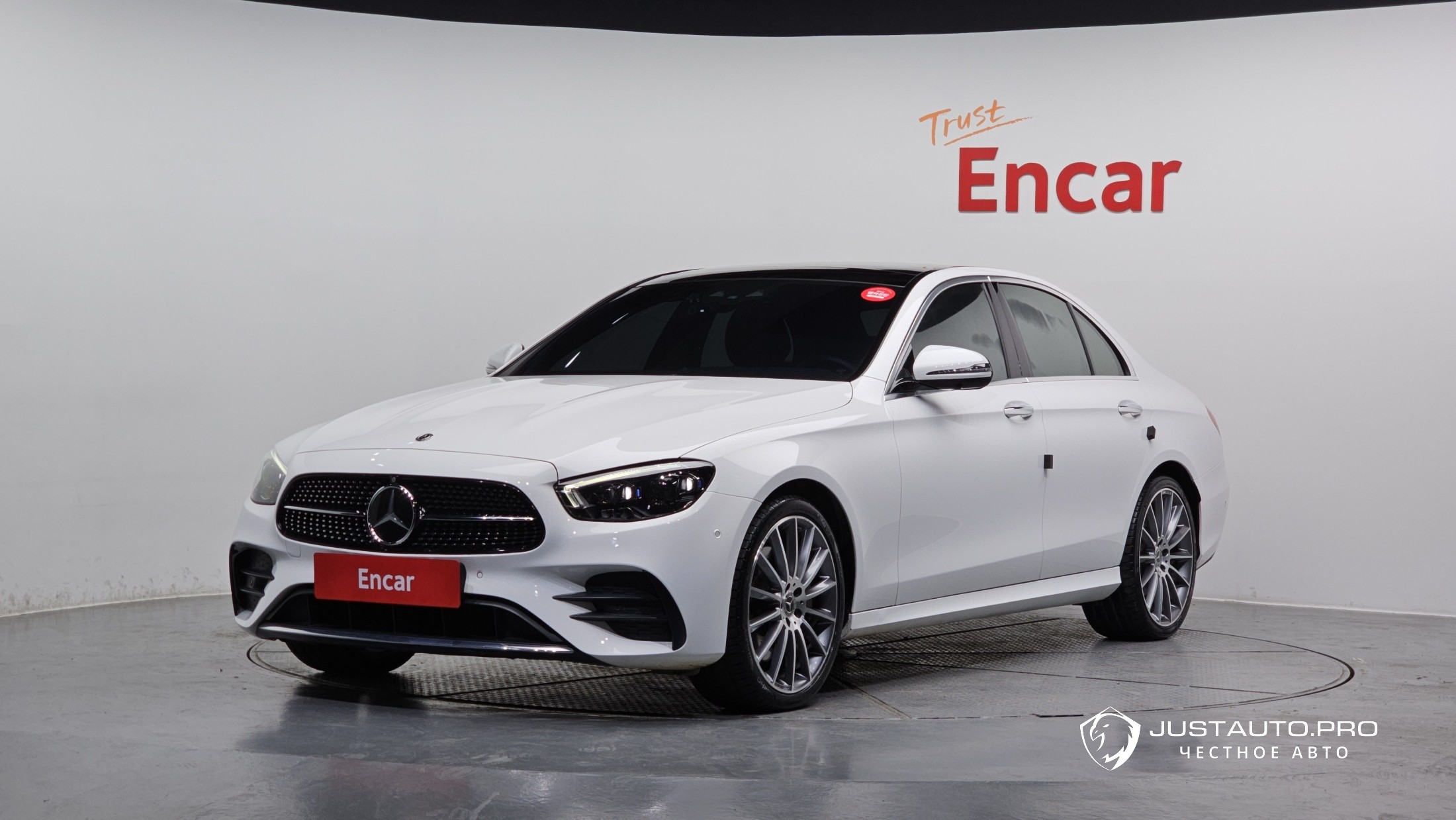 Автомобиль Mercedes-Benz E-Class