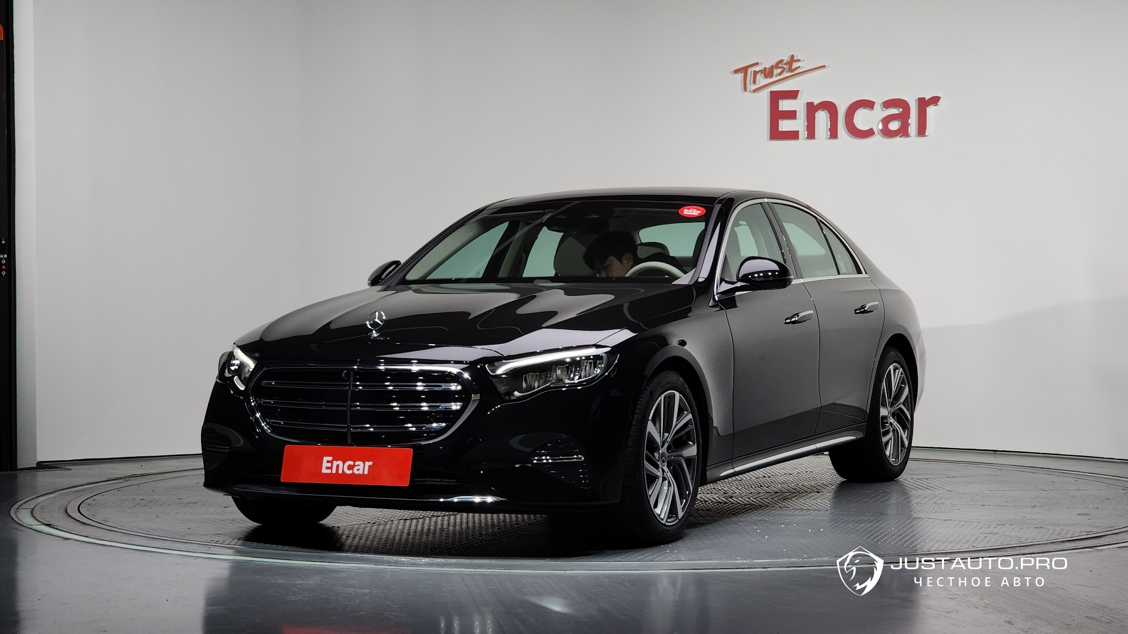 Автомобиль Mercedes-Benz E-Class