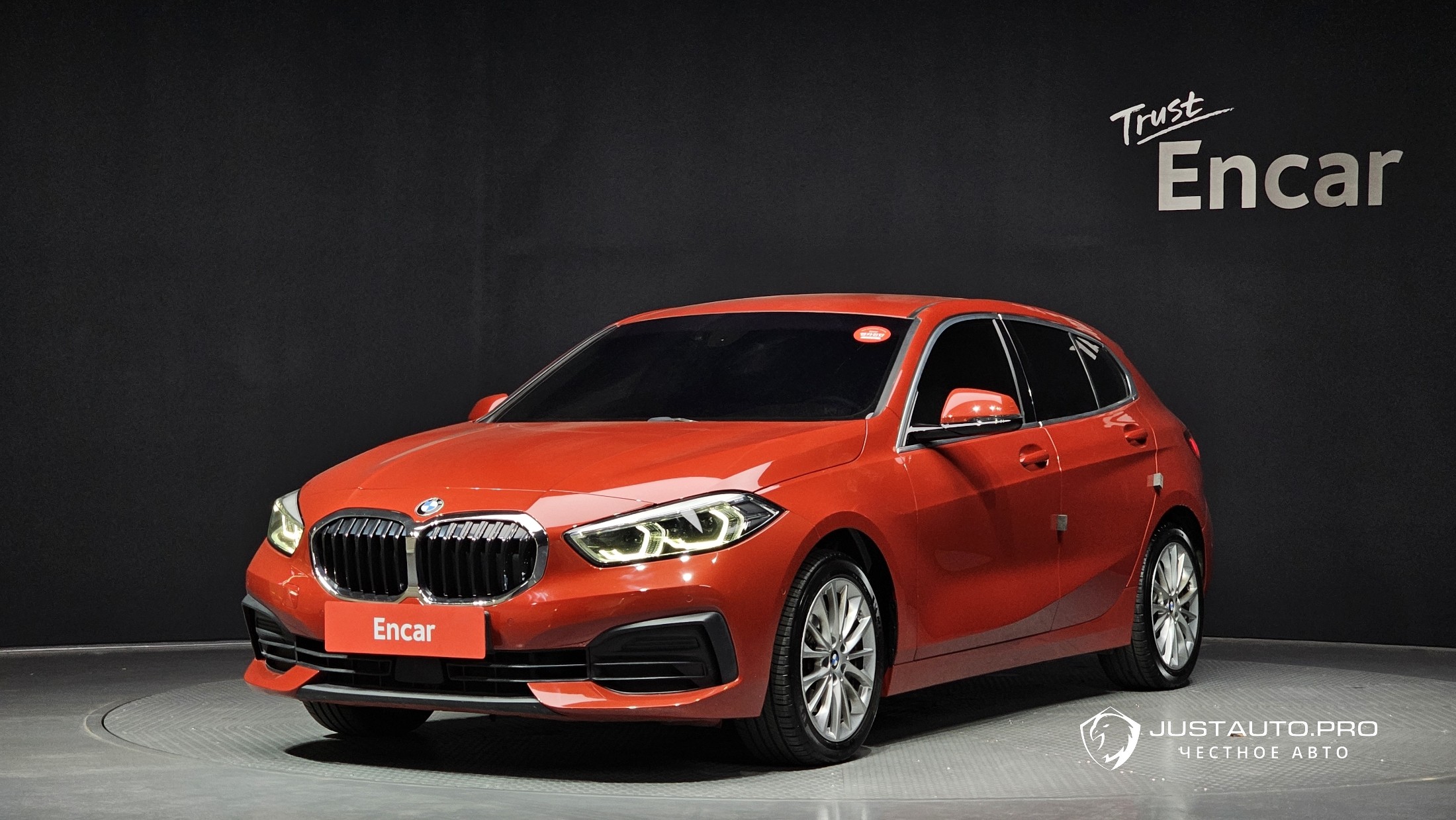 Автомобиль BMW 1-Series