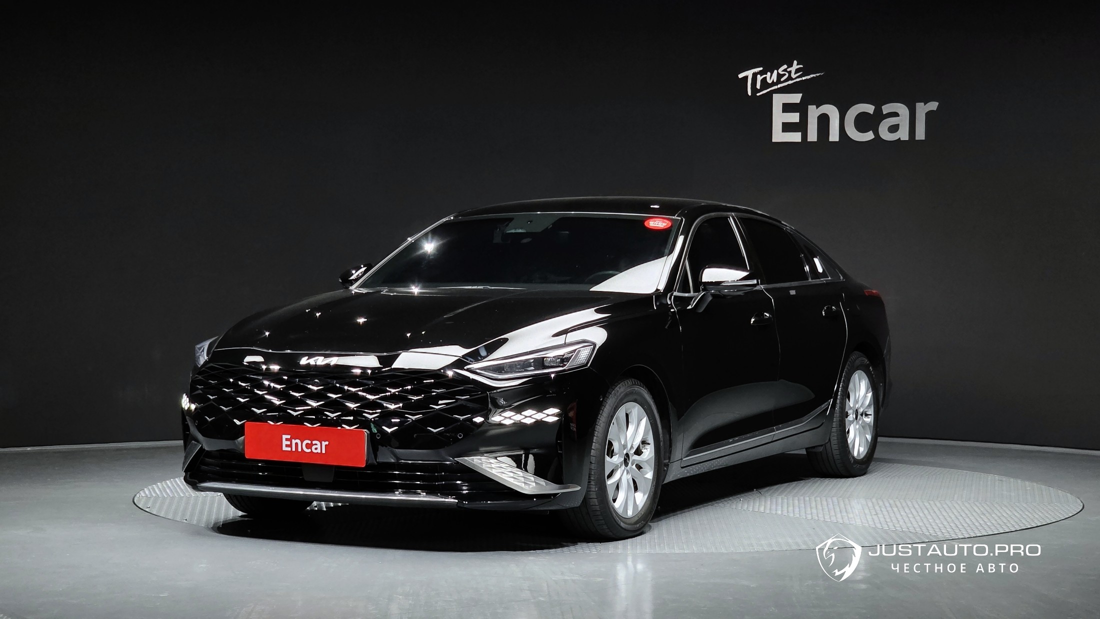 Автомобиль Kia K8