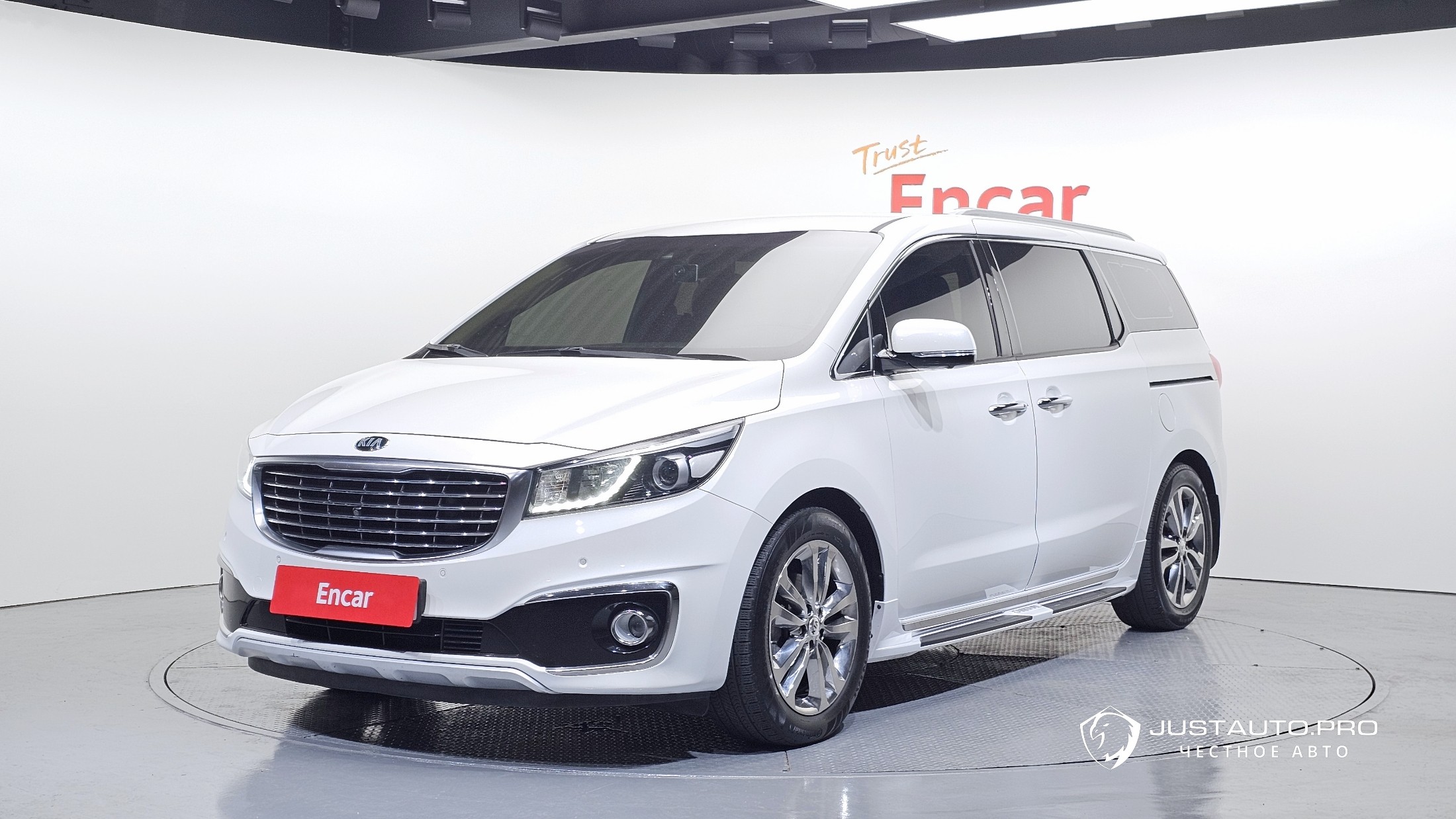 Автомобиль Kia Canival
