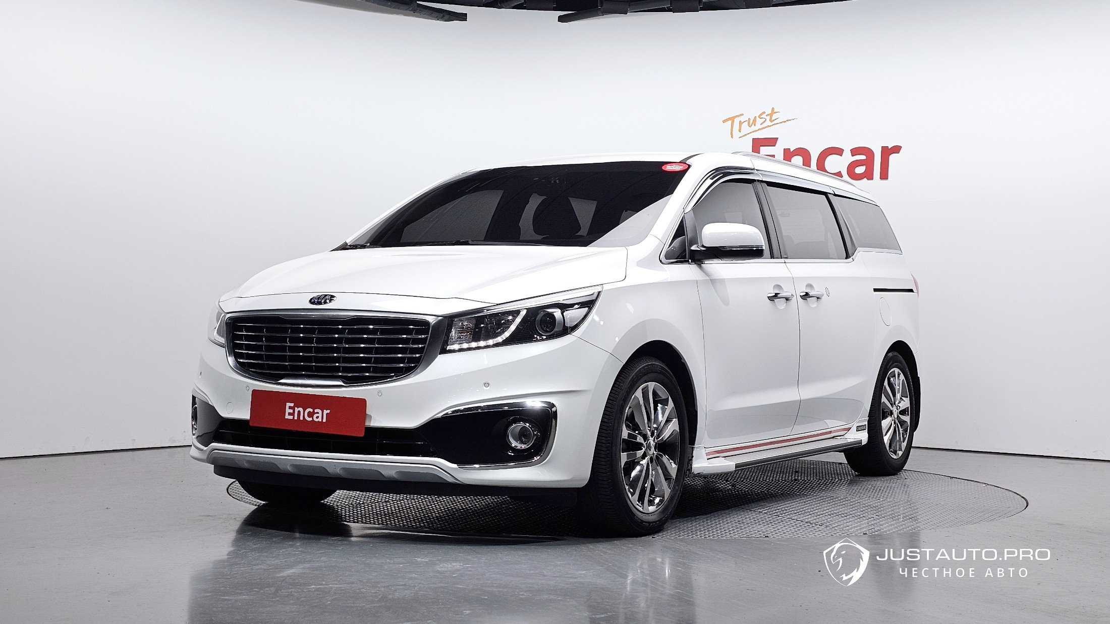 Автомобиль Kia Canival