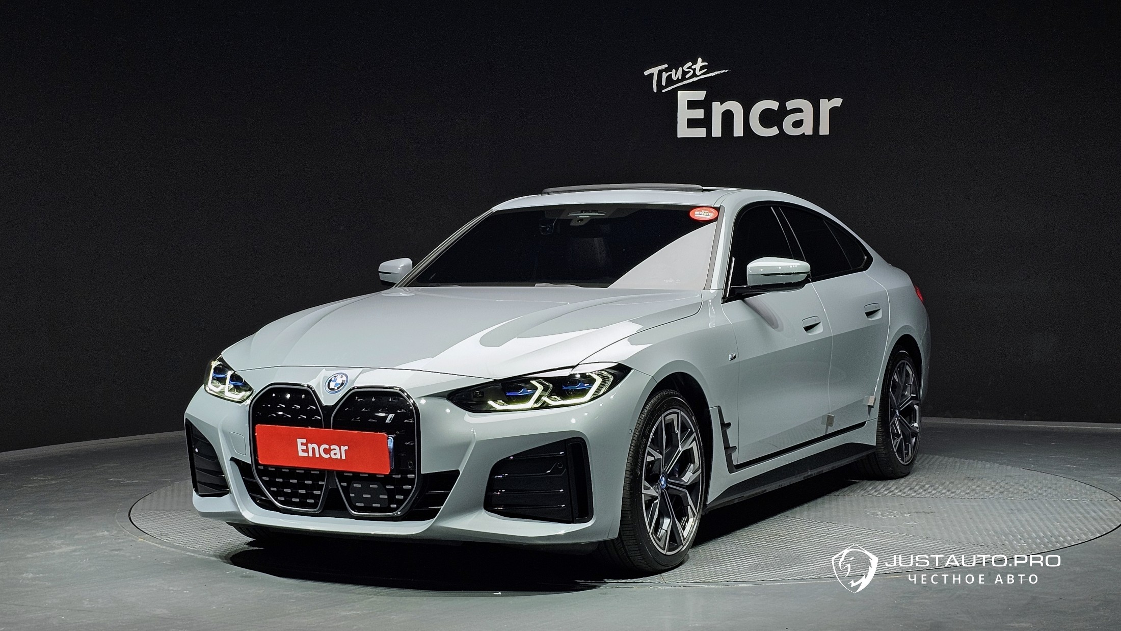 Автомобиль BMW i4