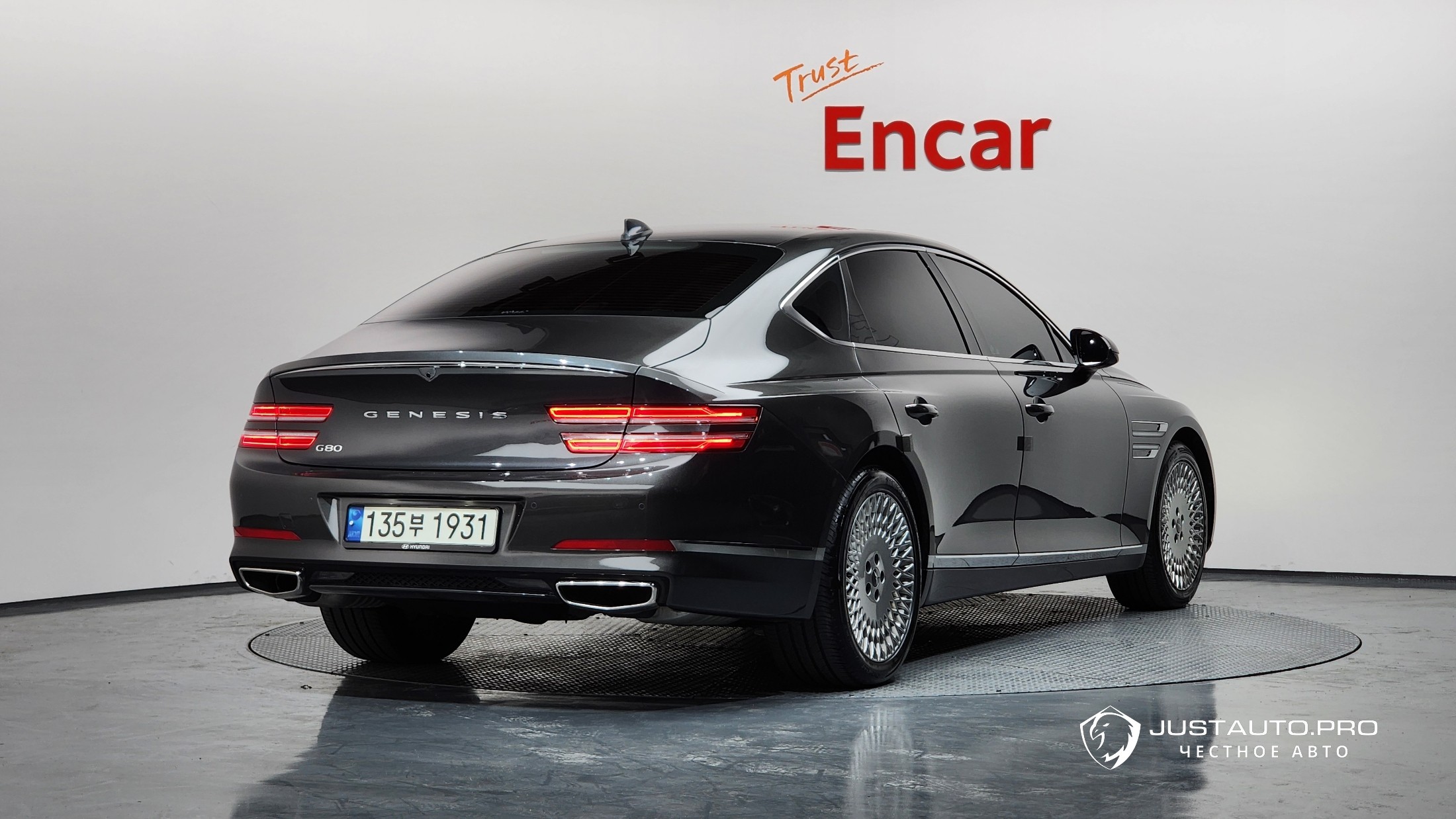 Автомобиль Genesis G80