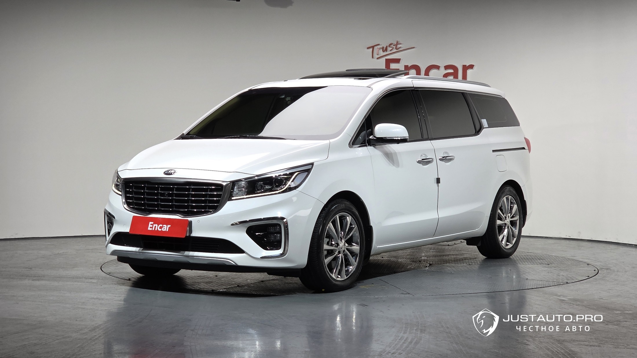 Автомобиль Kia Canival