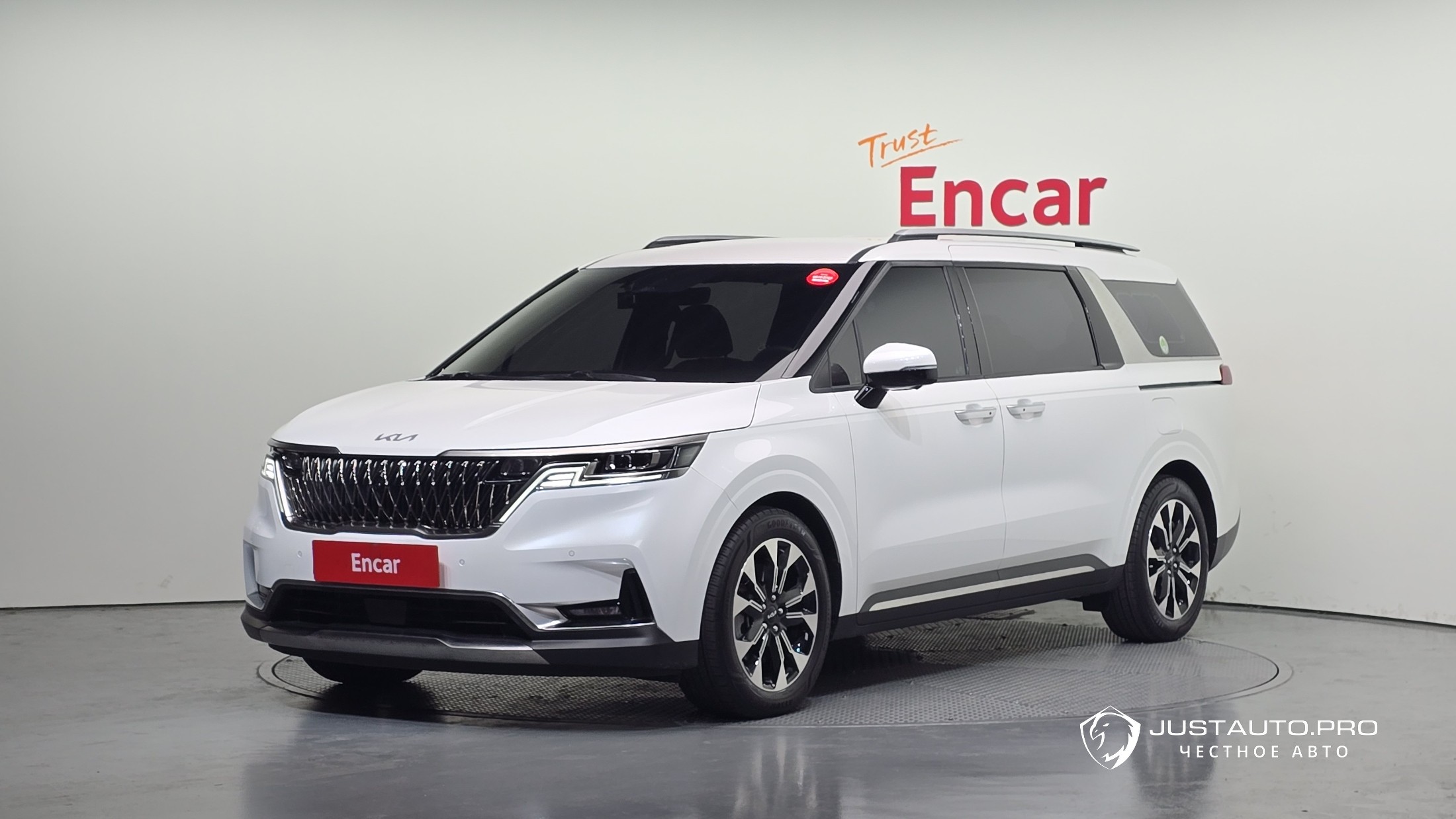 Автомобиль Kia Canival