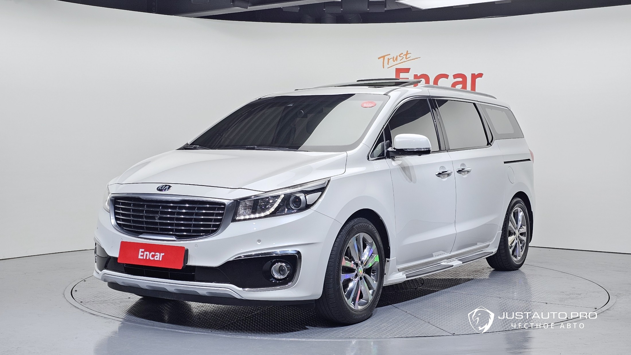 Автомобиль Kia Canival