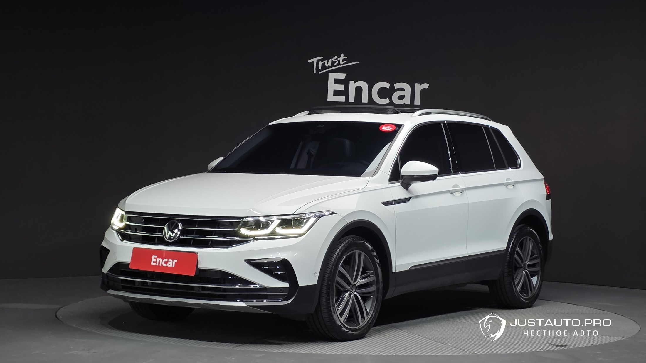 Автомобиль Volkswagen Tiguan